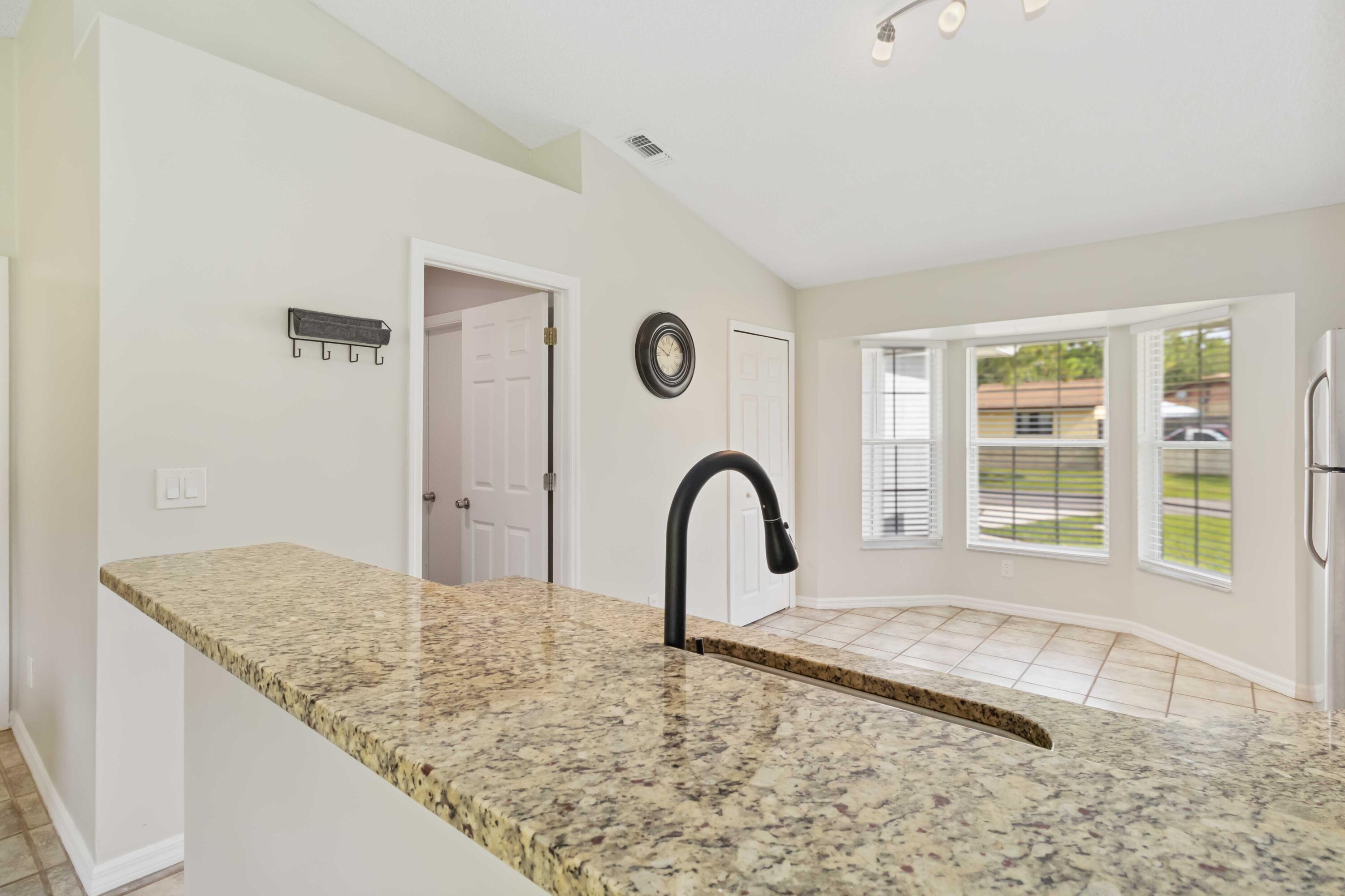 5413 Hastings Street