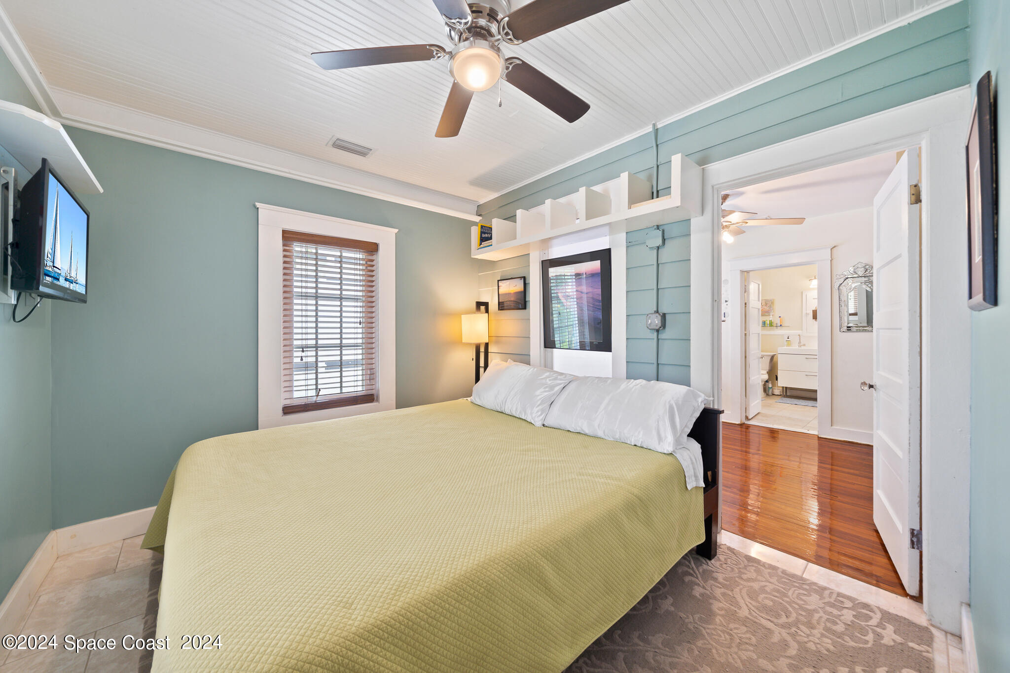 2090 Waverly Place
