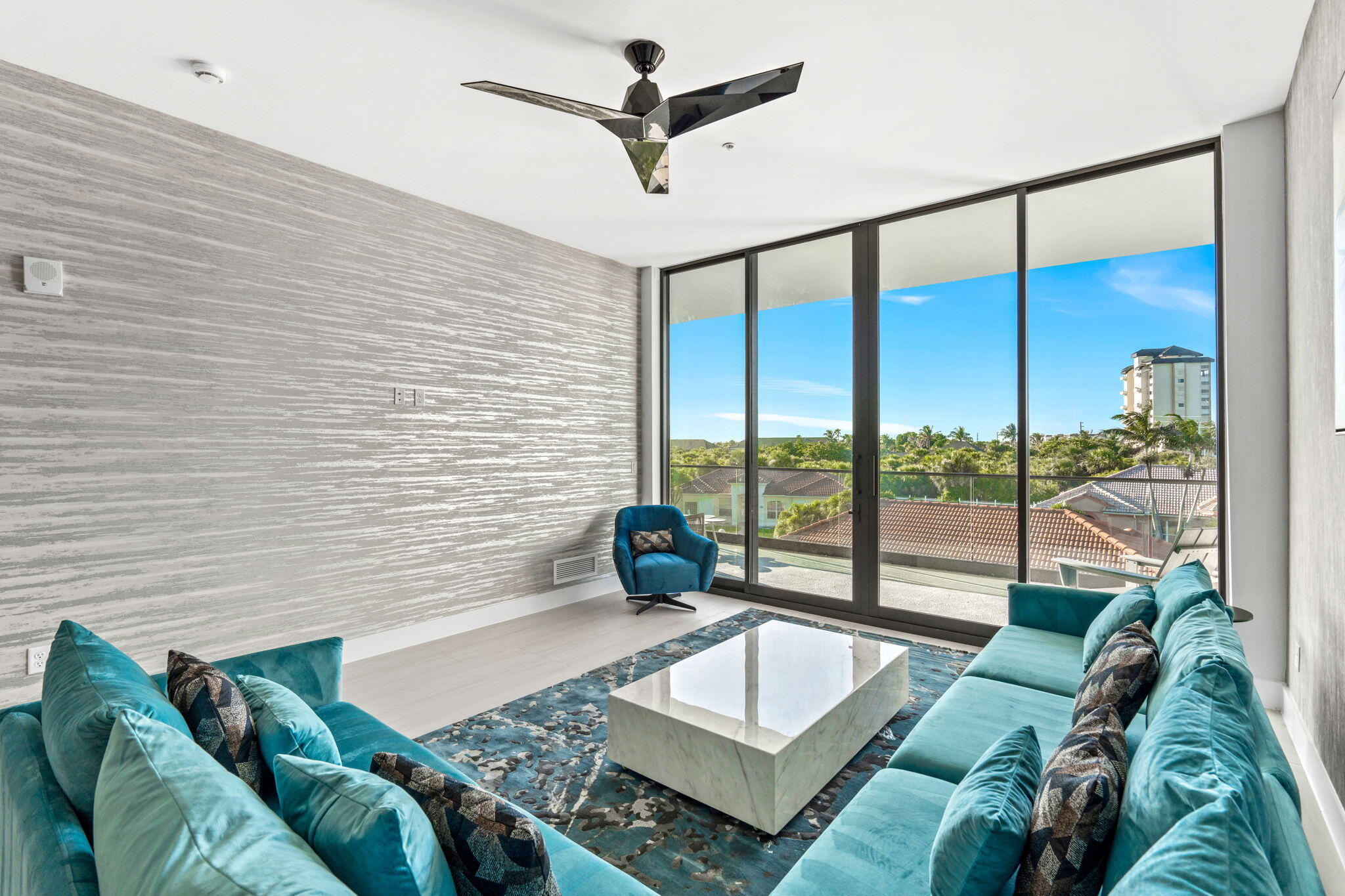 3031 Hafen Lane, 303