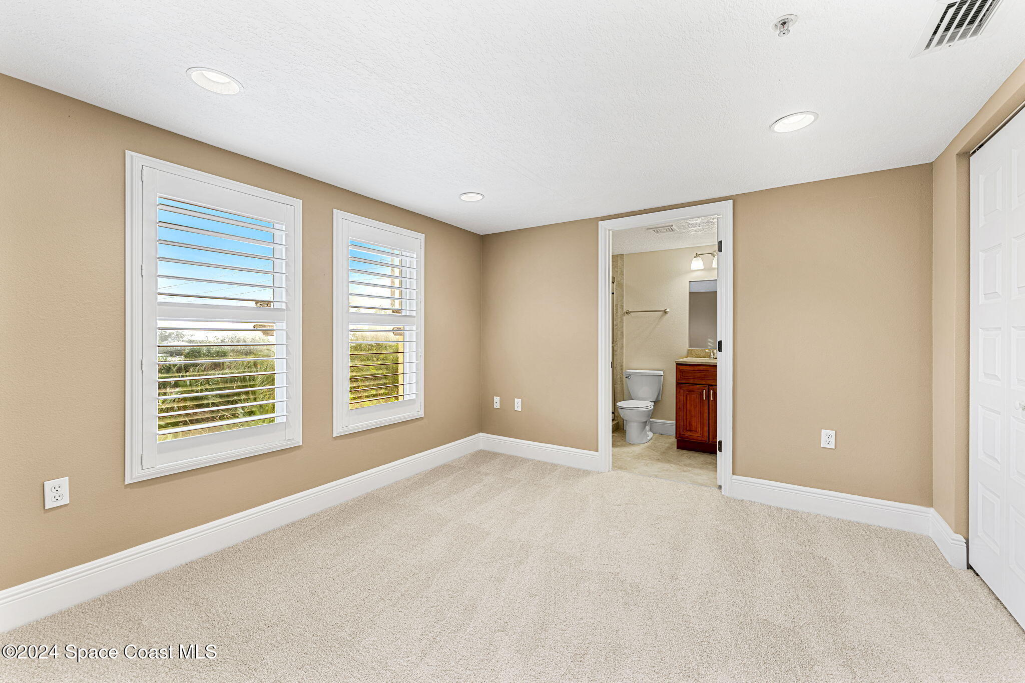 2375 S Atlantic Avenue, 303