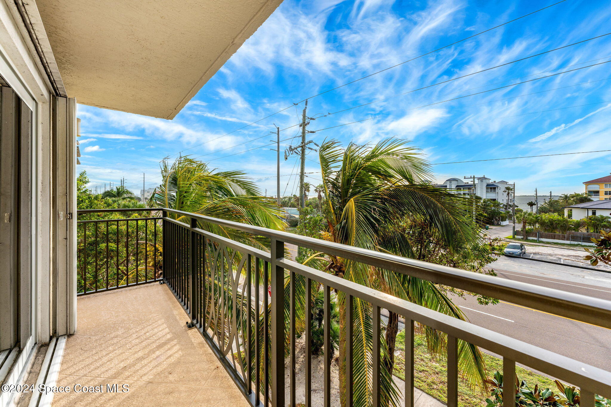 2375 S Atlantic Avenue, 303