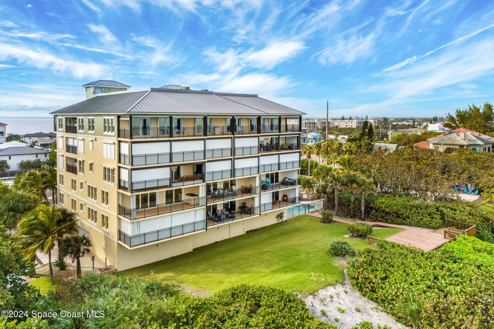 2375 S Atlantic Avenue, 303