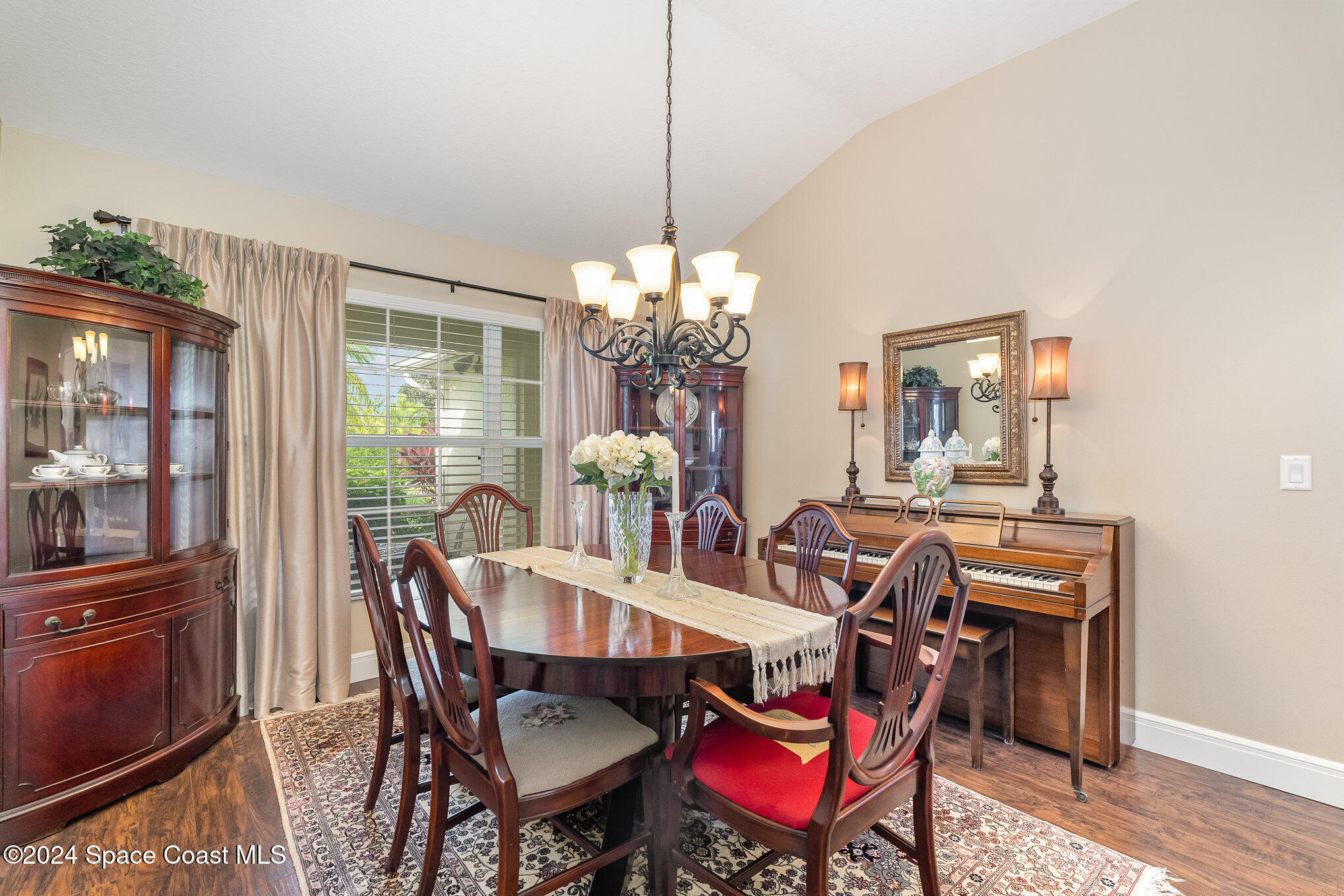 4136 San Ysidro