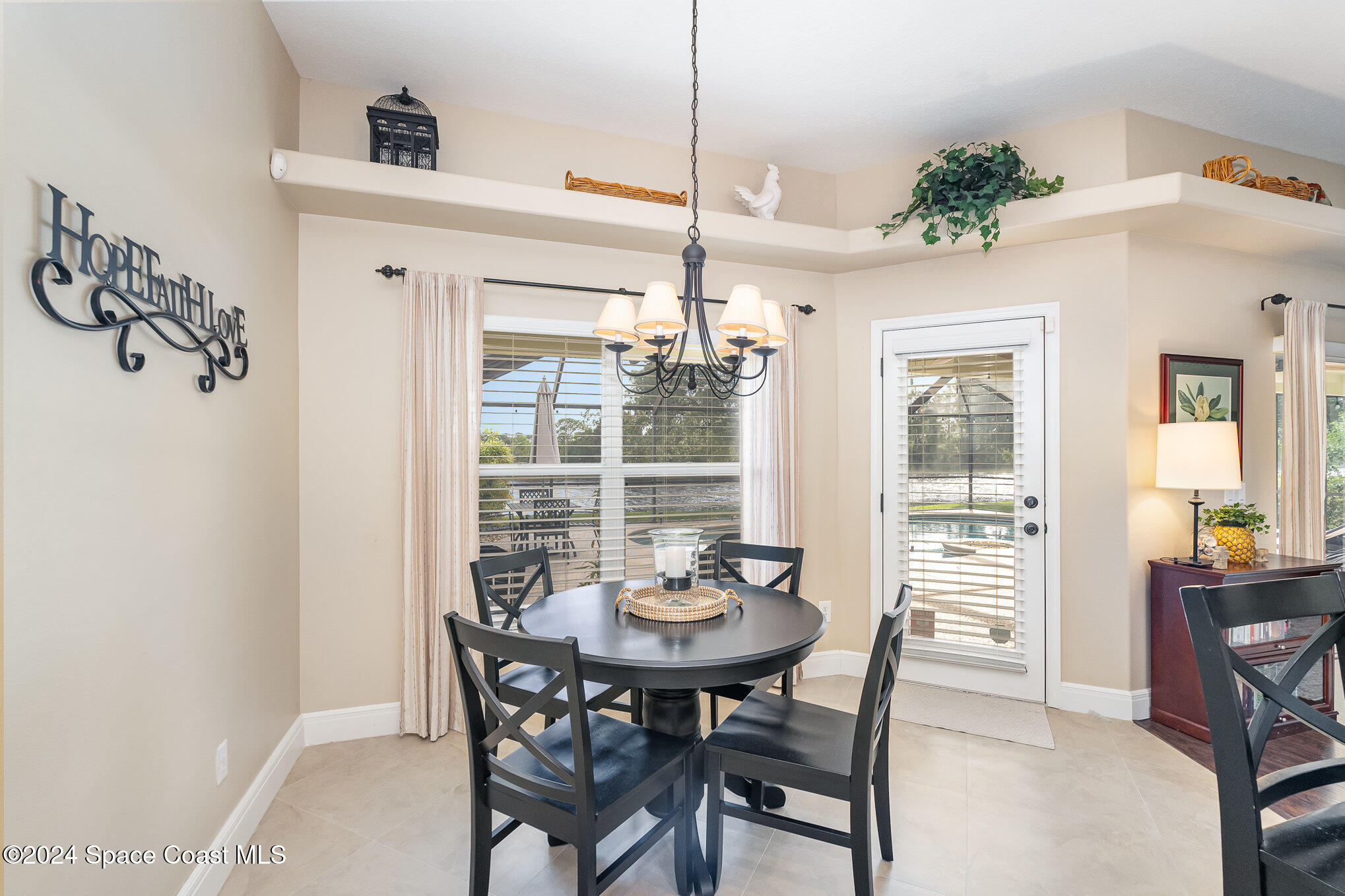 4136 San Ysidro