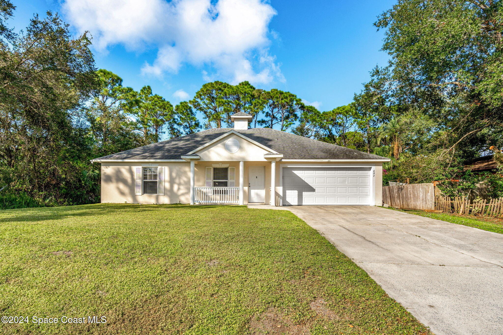 697 Waterside Road SE