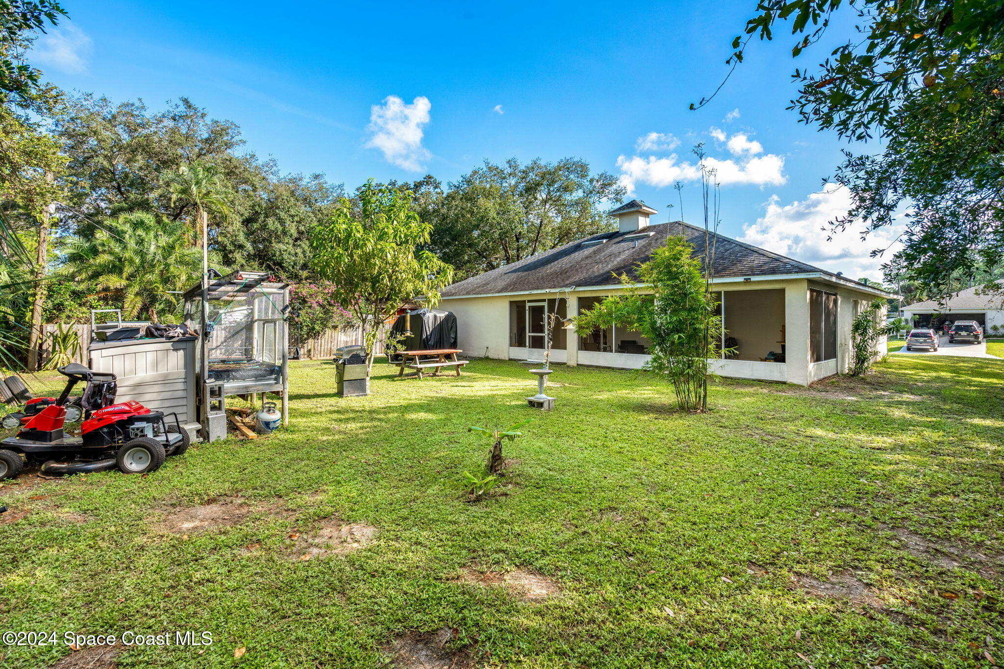 697 Waterside Road SE