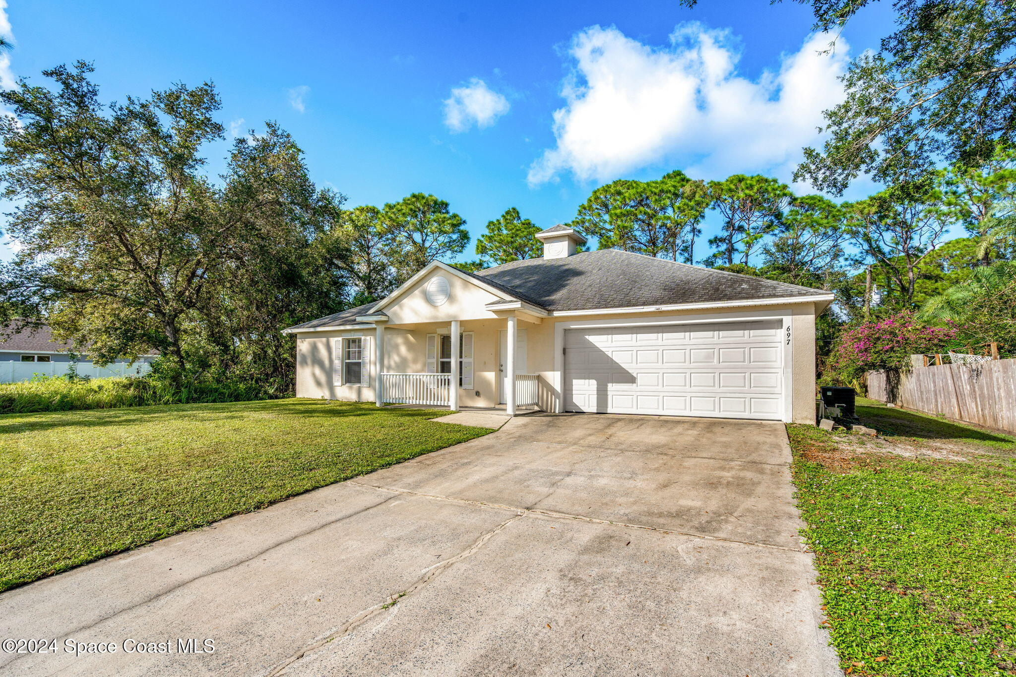 697 Waterside Road SE