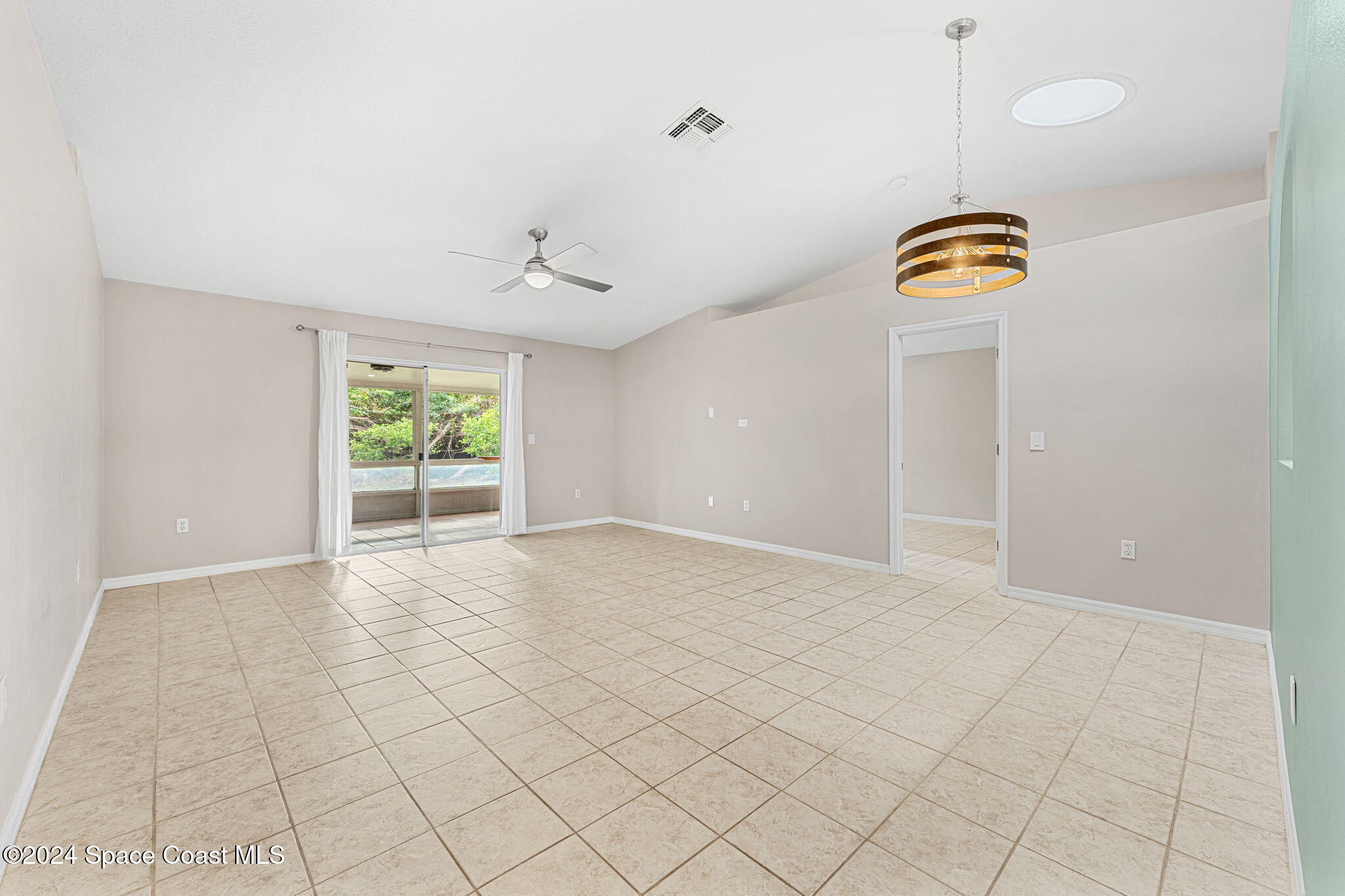 2122 Spring Creek Circle NE