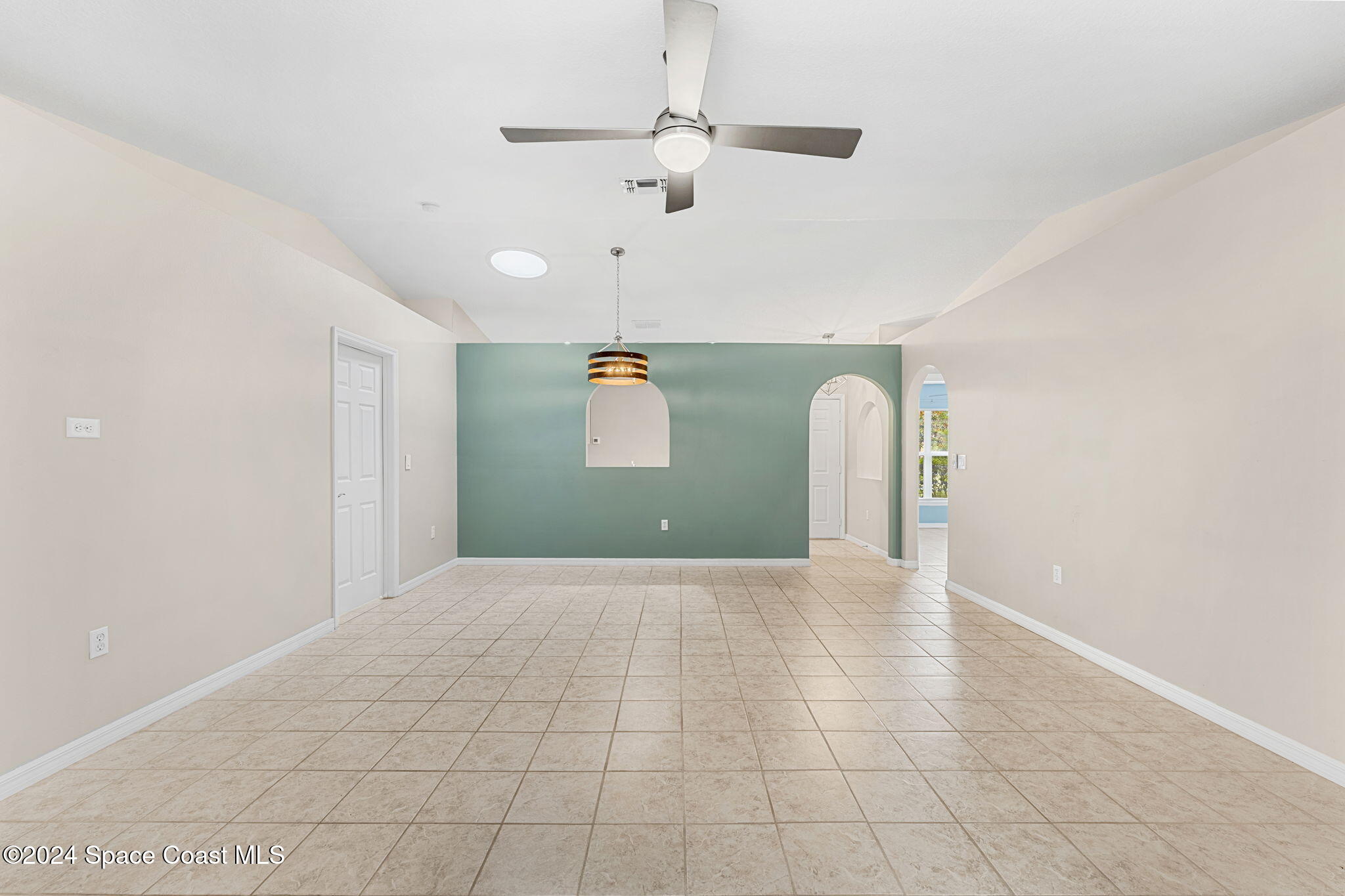 2122 Spring Creek Circle NE