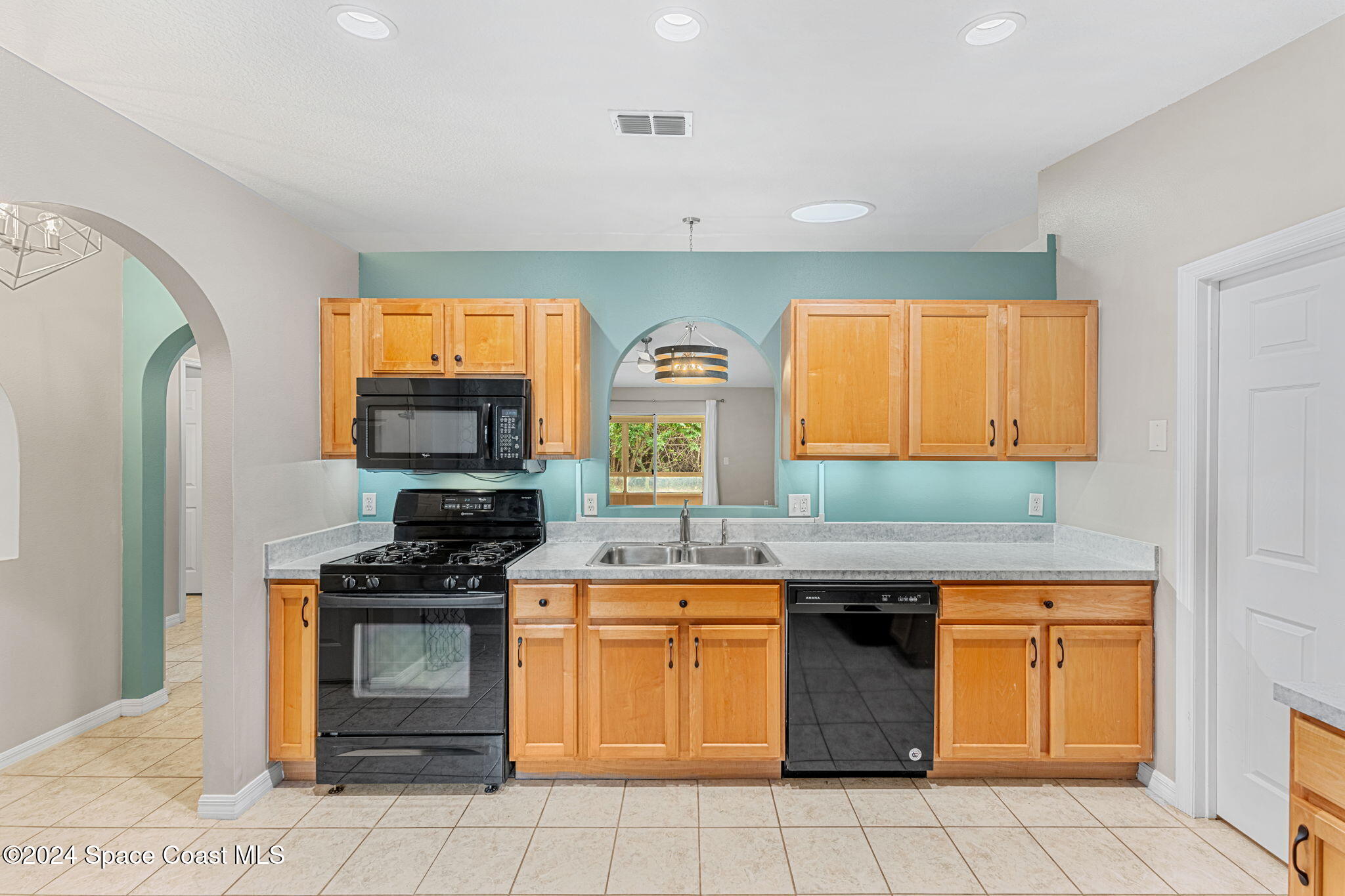 2122 Spring Creek Circle NE