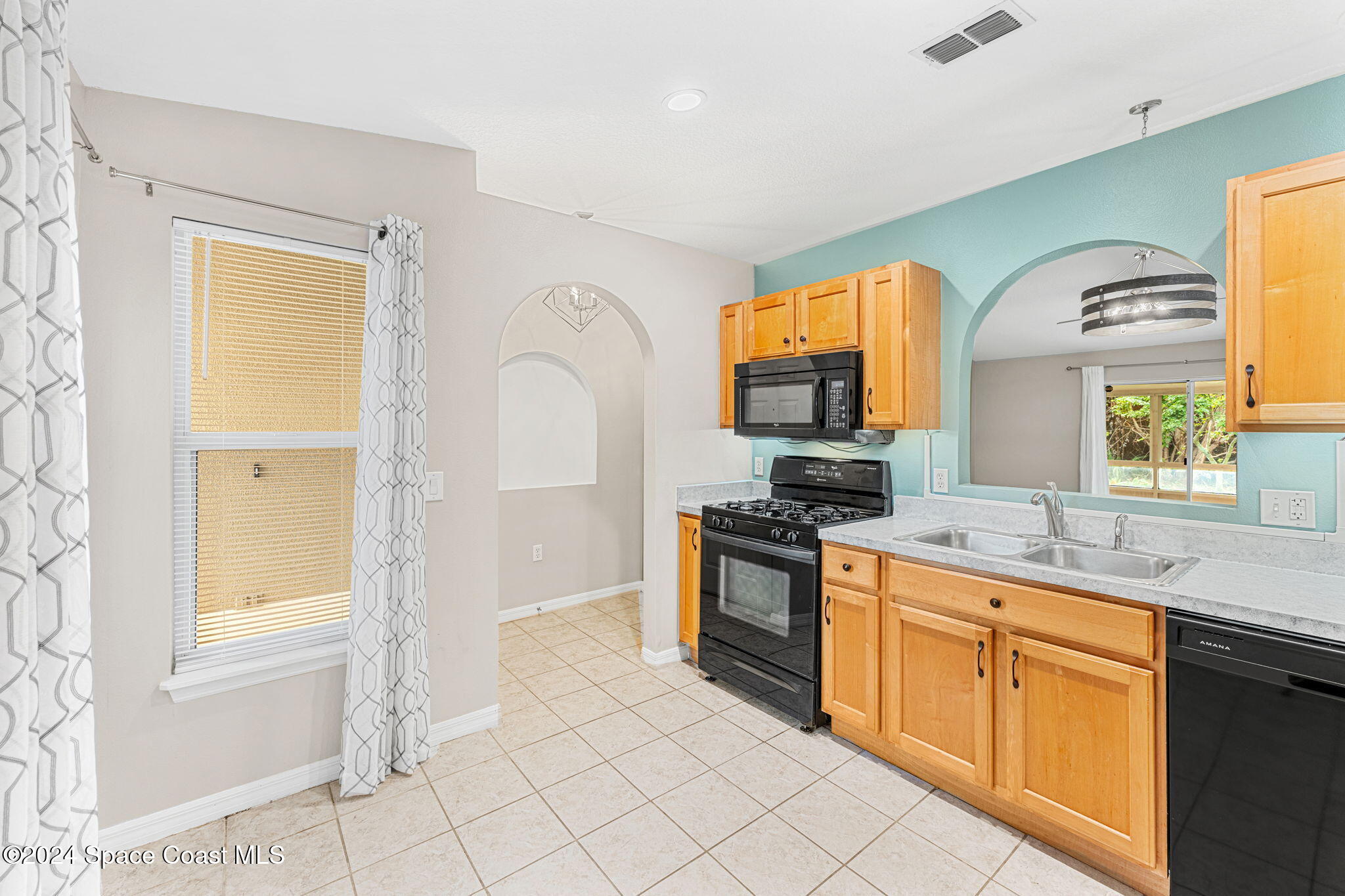 2122 Spring Creek Circle NE