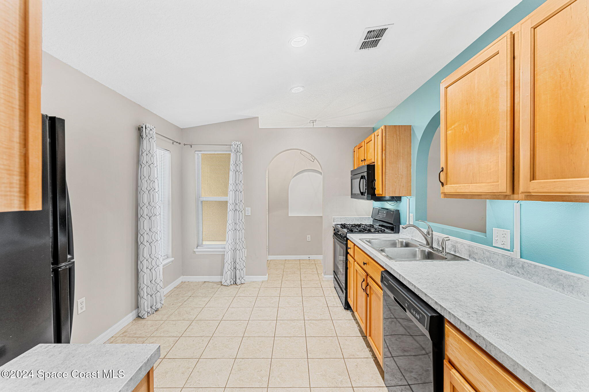2122 Spring Creek Circle NE
