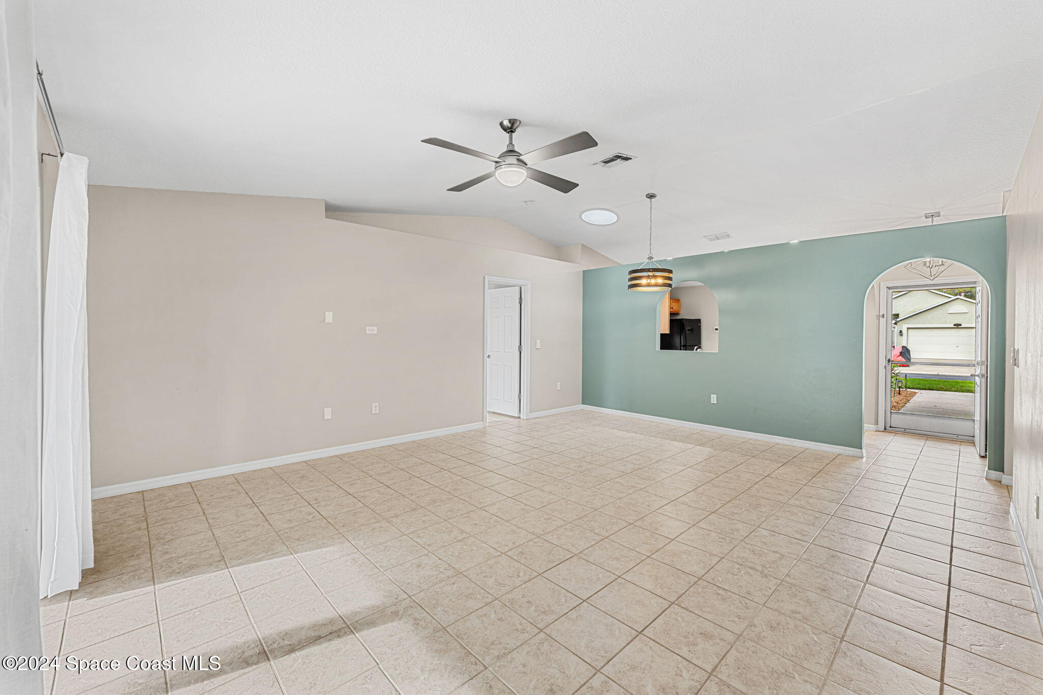 2122 Spring Creek Circle NE