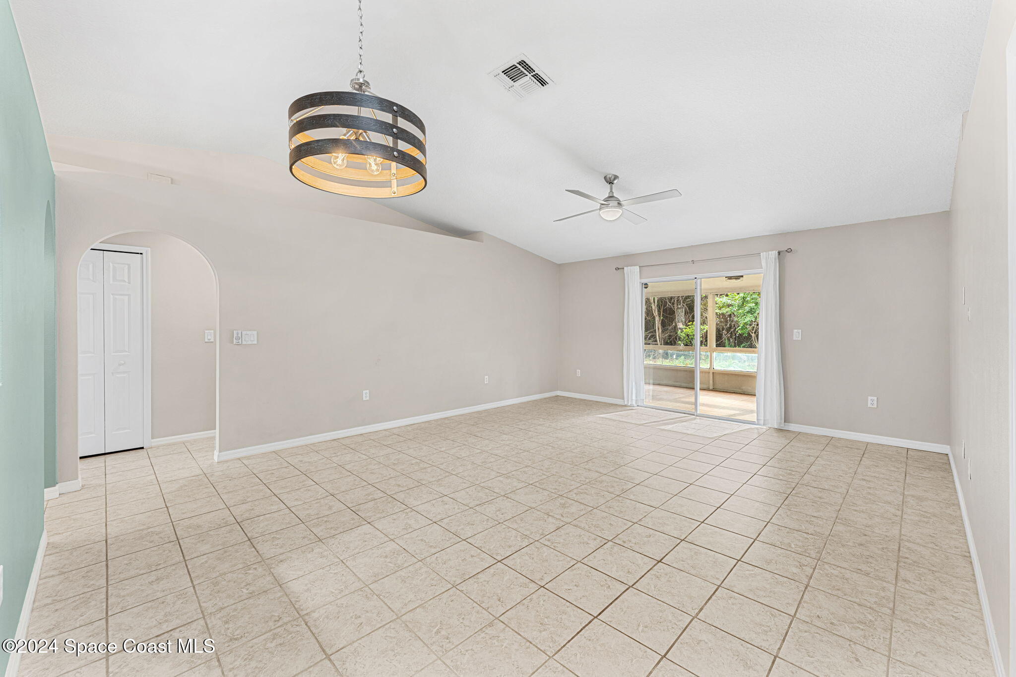 2122 Spring Creek Circle NE