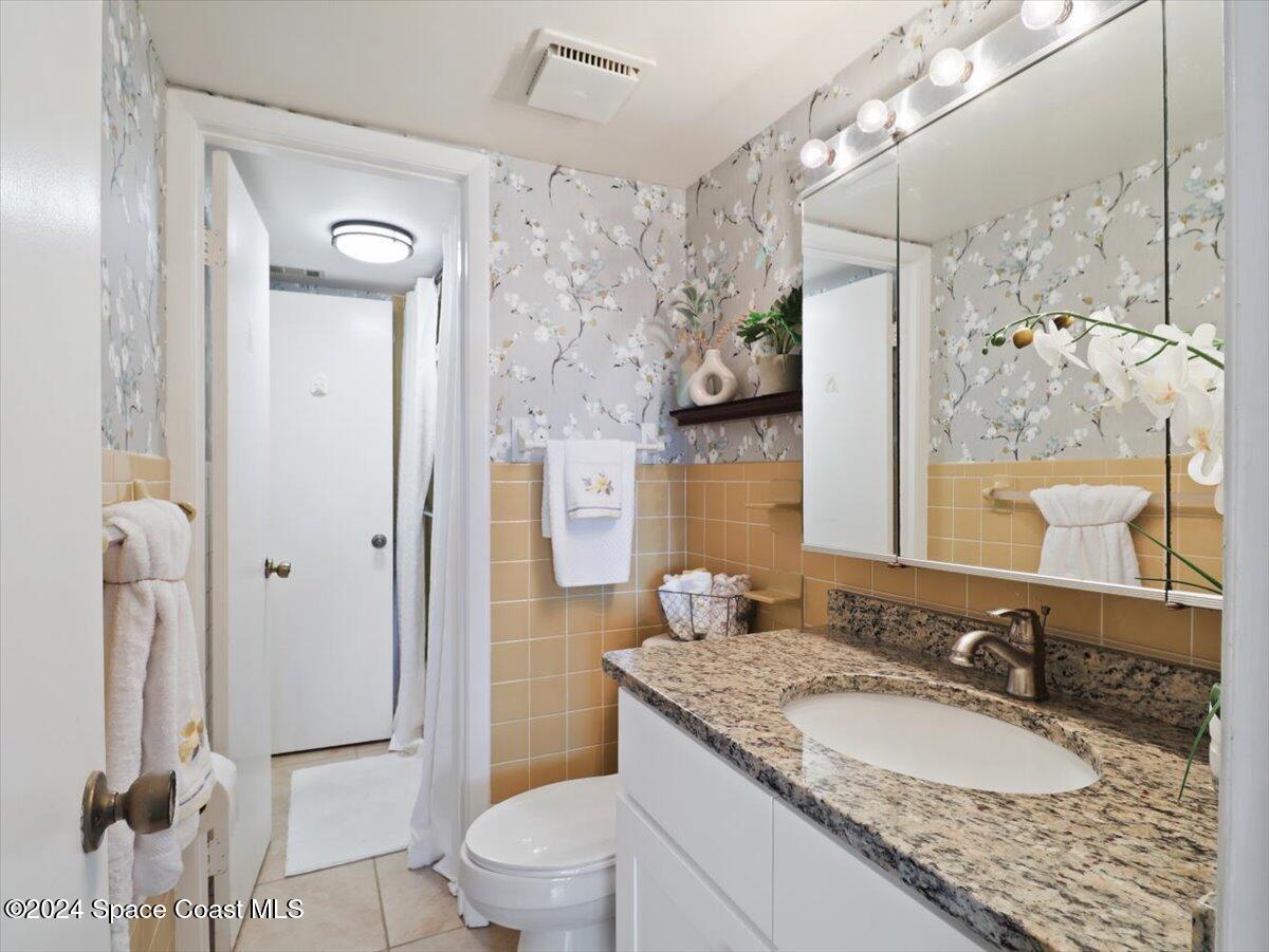 520 Palm Springs Boulevard, 103