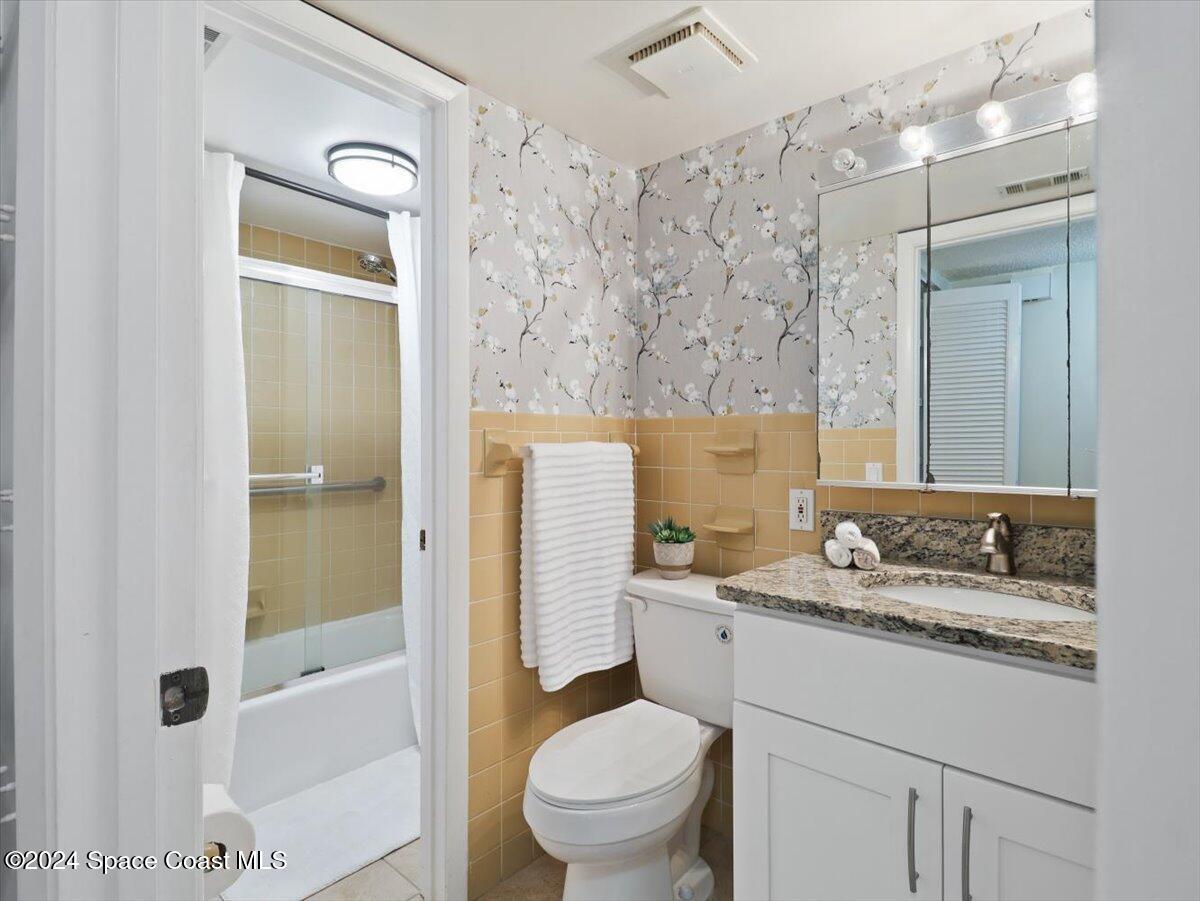 520 Palm Springs Boulevard, 103