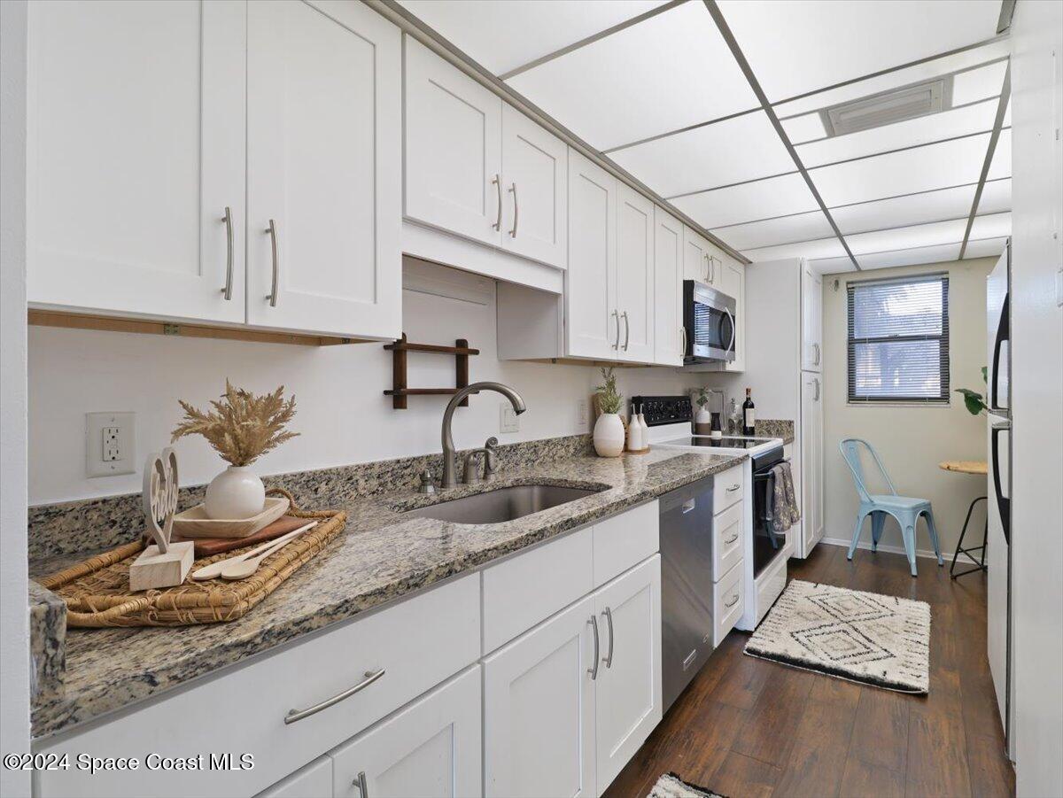 520 Palm Springs Boulevard, 103