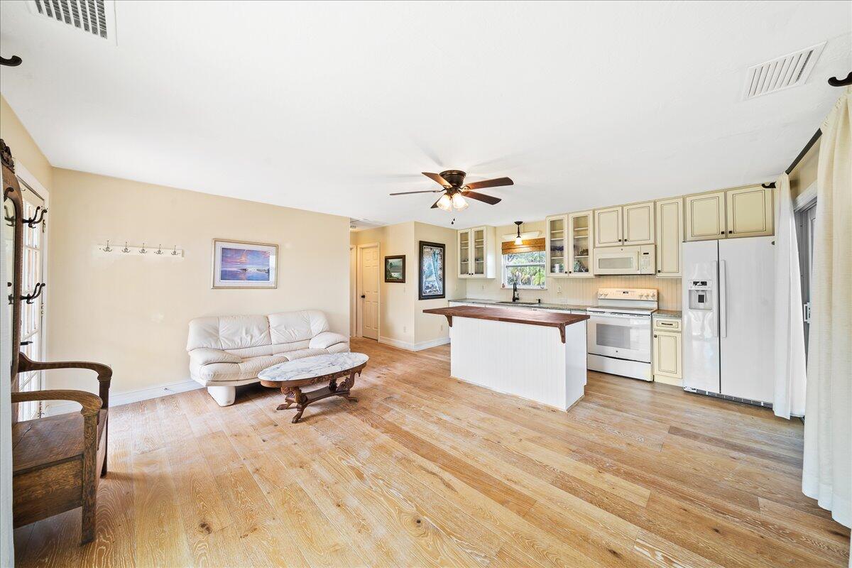 10060 S Tropical Trail