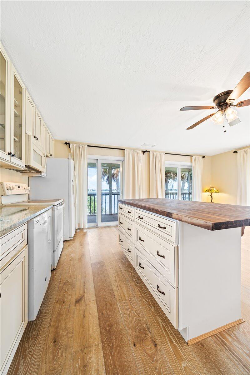 10060 S Tropical Trail