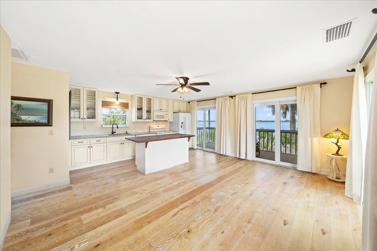 10060 S Tropical Trail