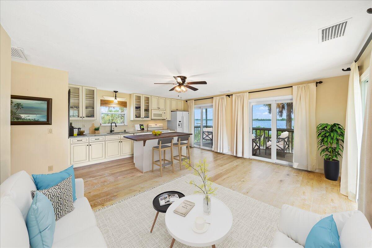 10060 S Tropical Trail