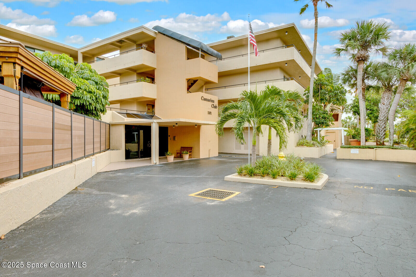 1101 S Miramar Avenue, 302