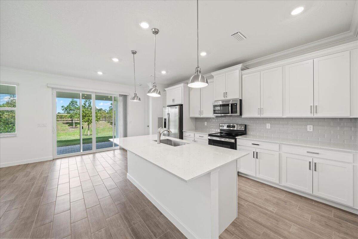 676 Veridian Circle NW