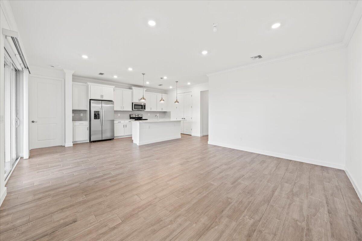 676 Veridian Circle NW