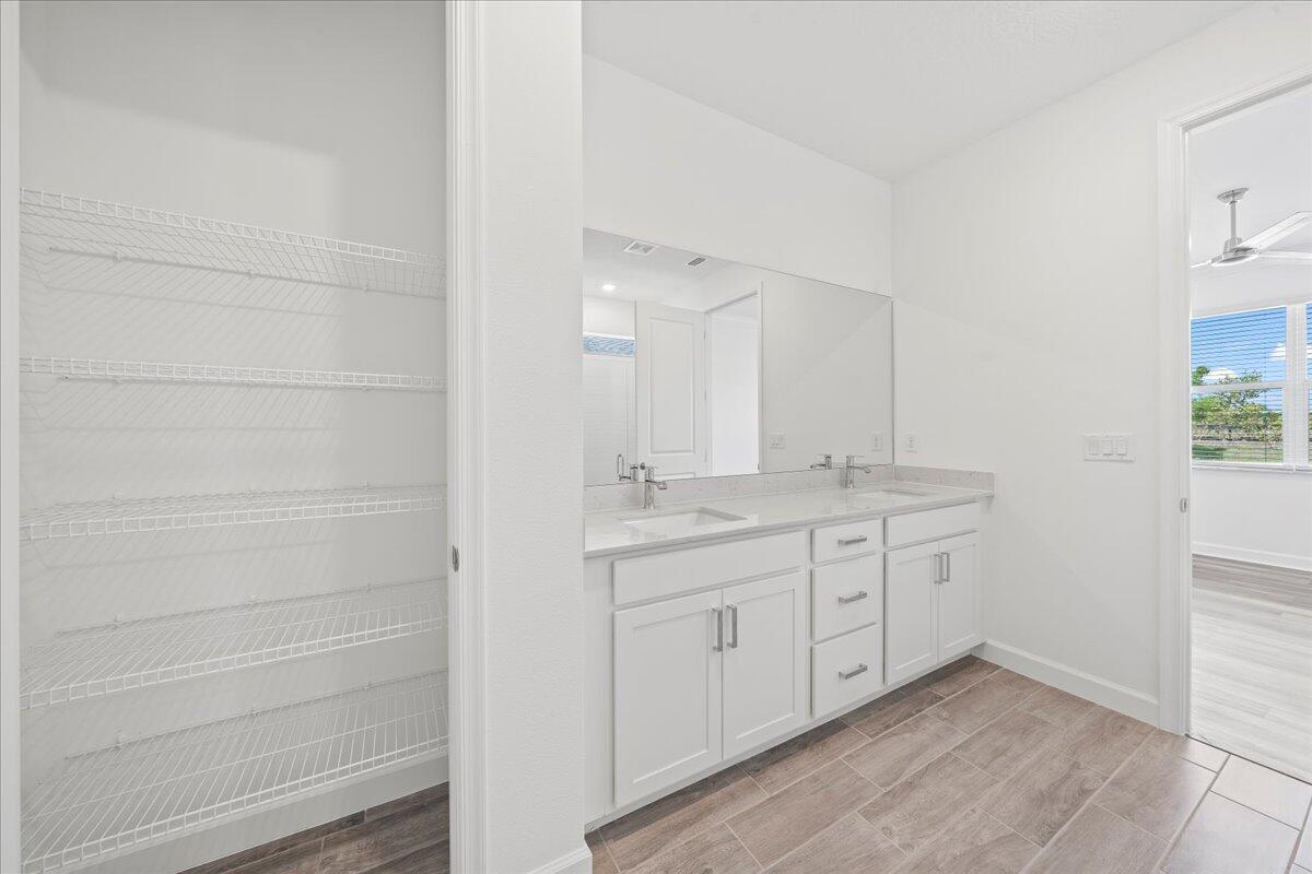 676 Veridian Circle NW