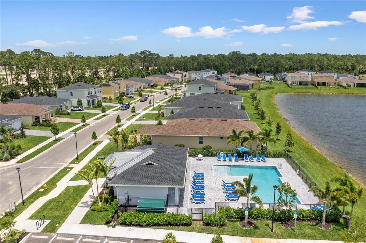 676 Veridian Circle NW