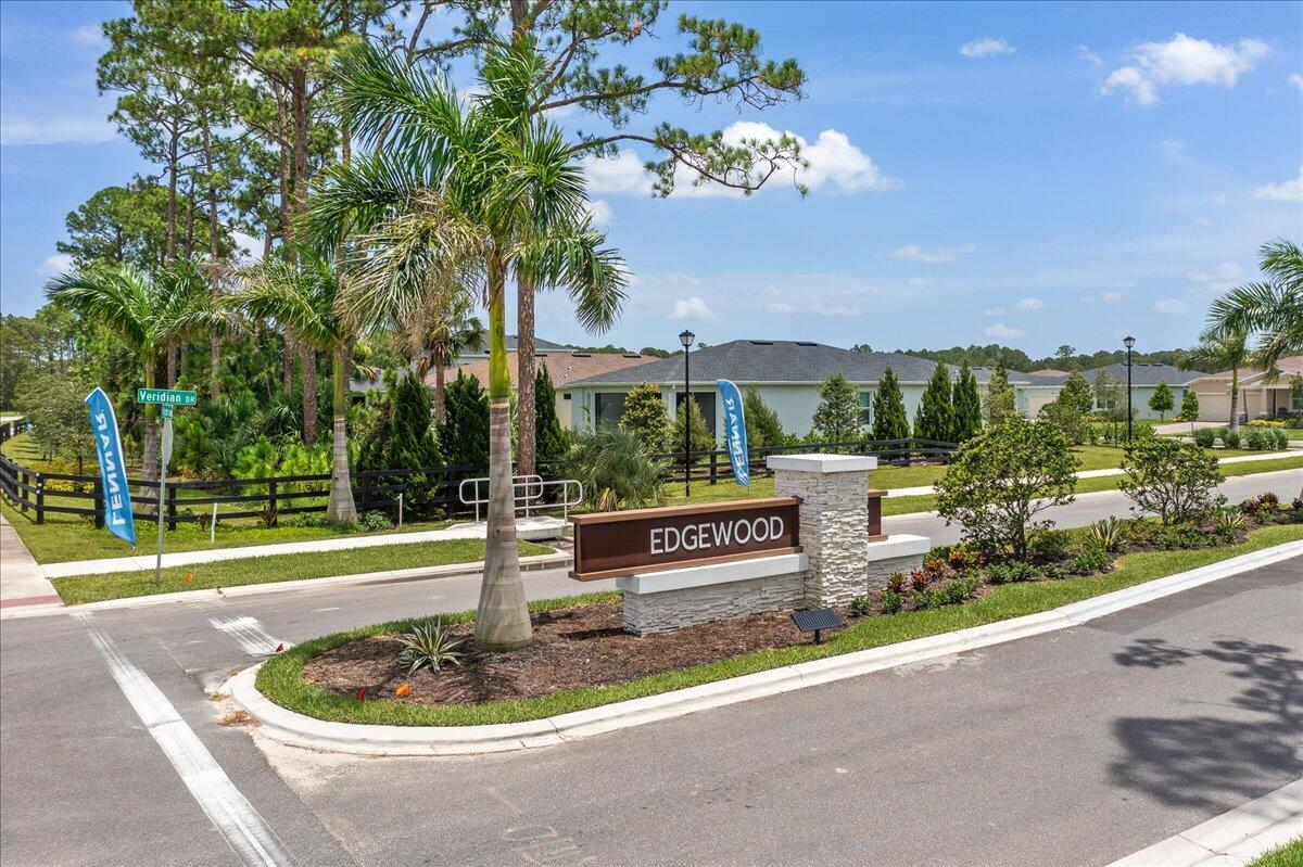 676 Veridian Circle NW