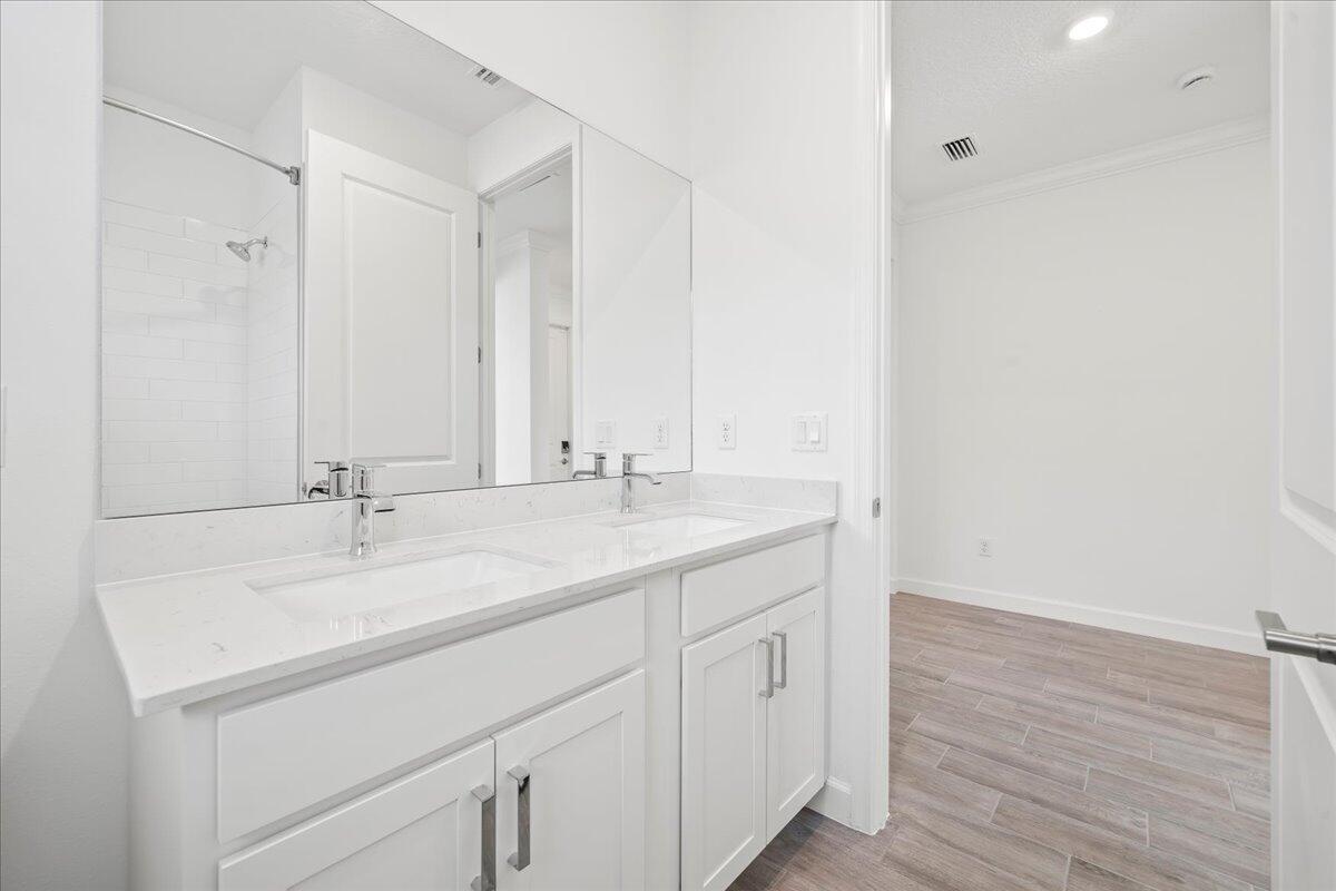 676 Veridian Circle NW