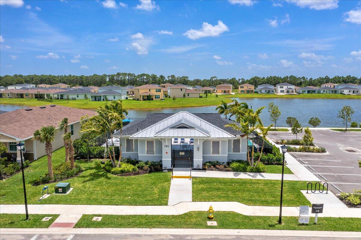 676 Veridian Circle NW