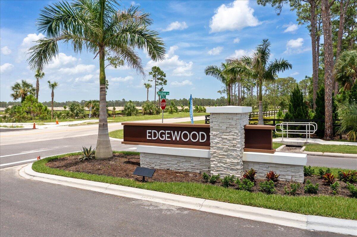 676 Veridian Circle NW