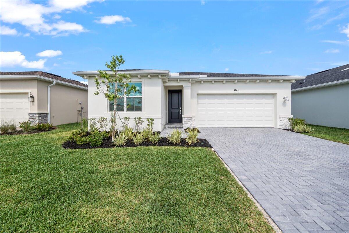676 Veridian Circle NW
