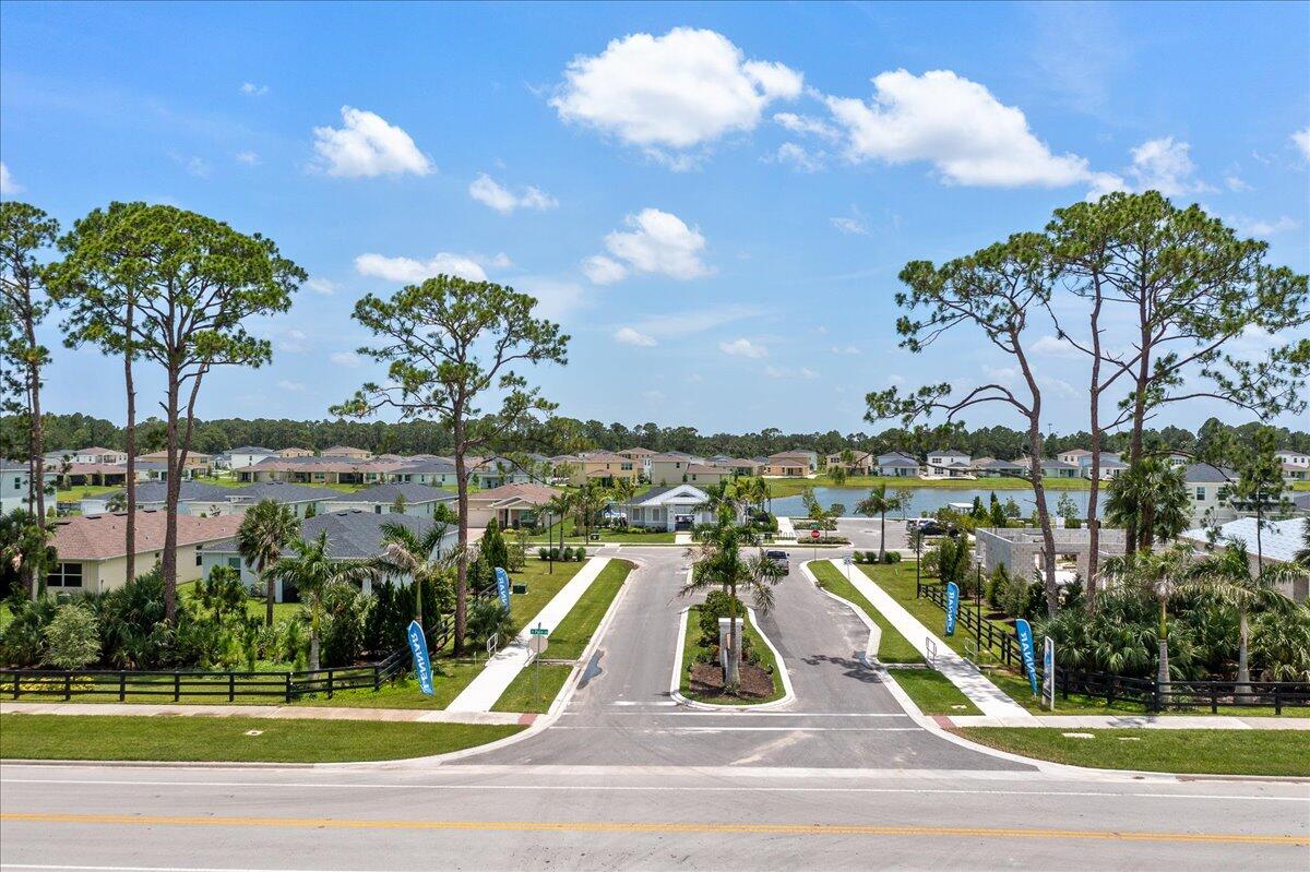 676 Veridian Circle NW