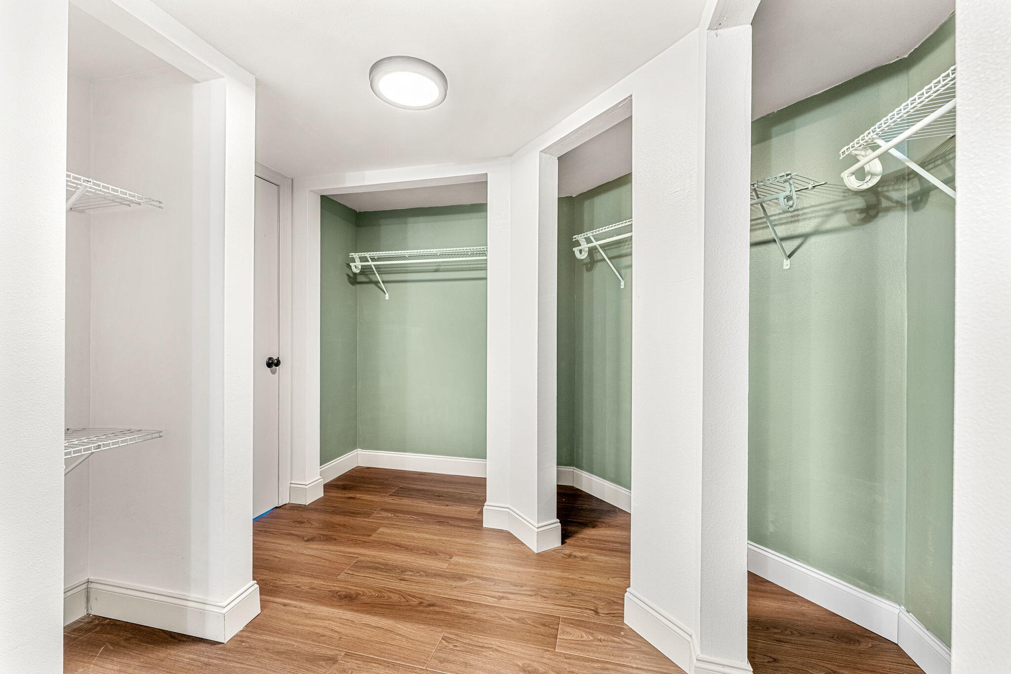 1480 Roosevelt Avenue, 104