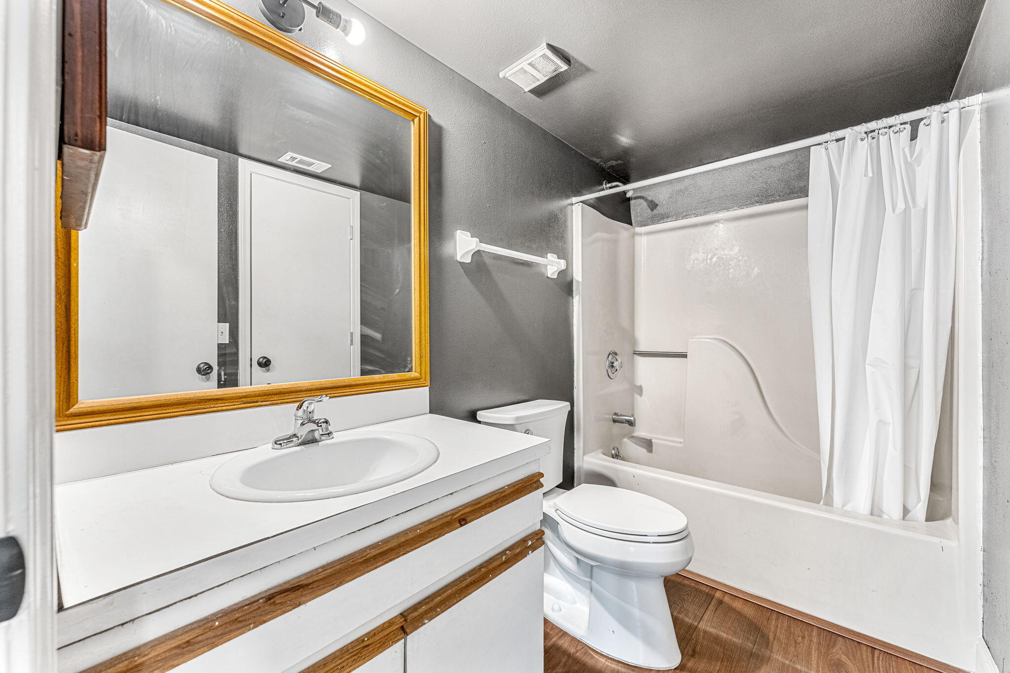 1480 Roosevelt Avenue, 104