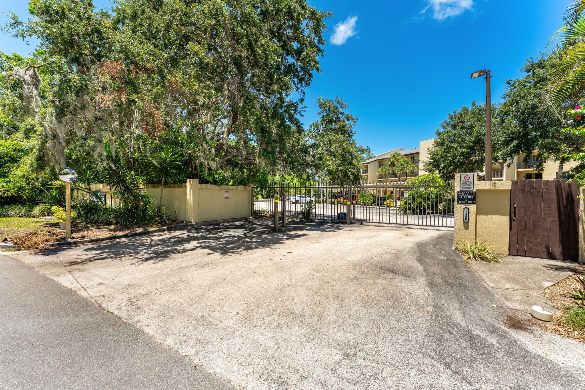 1480 Roosevelt Avenue, 104