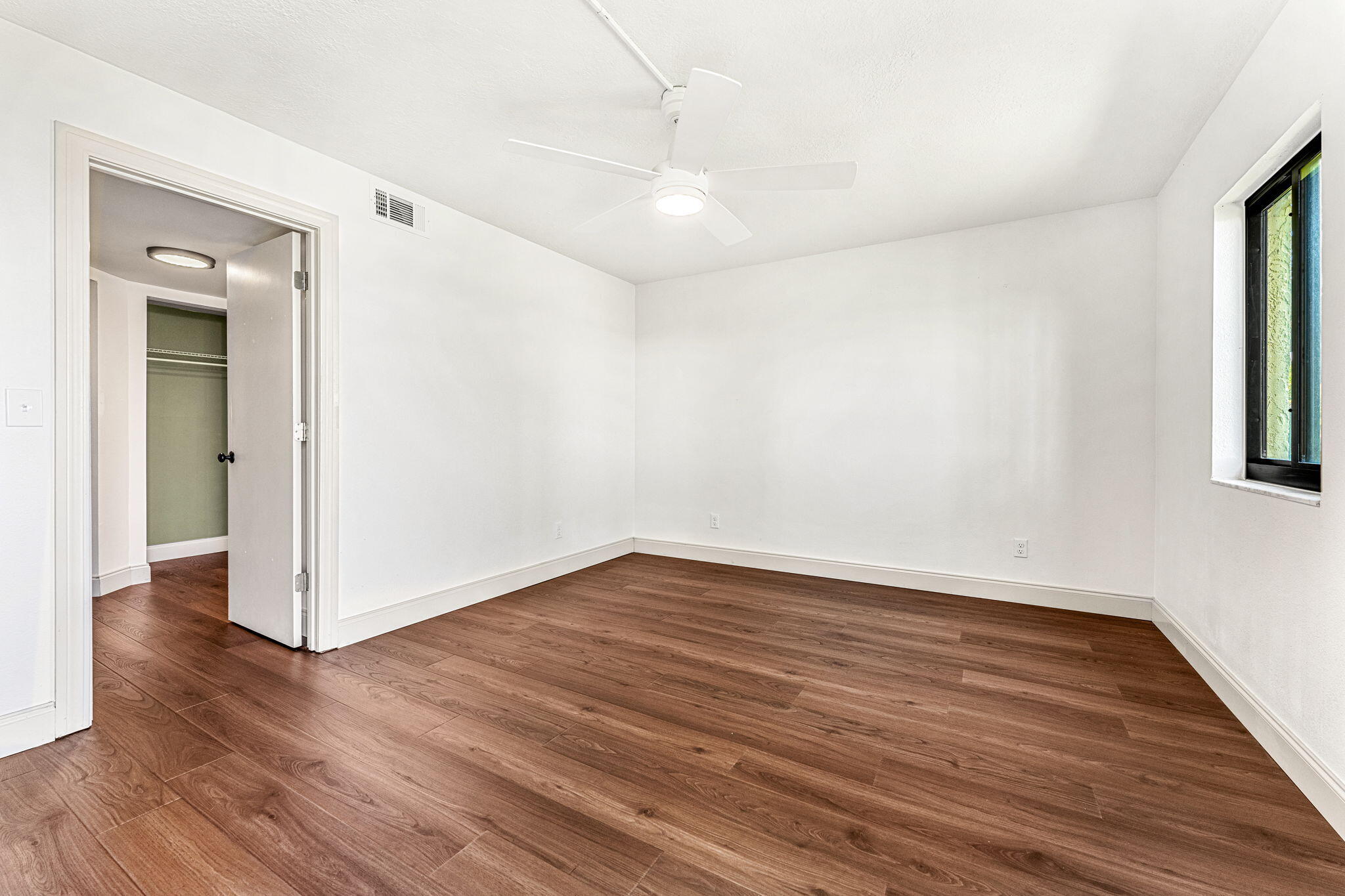 1480 Roosevelt Avenue, 104