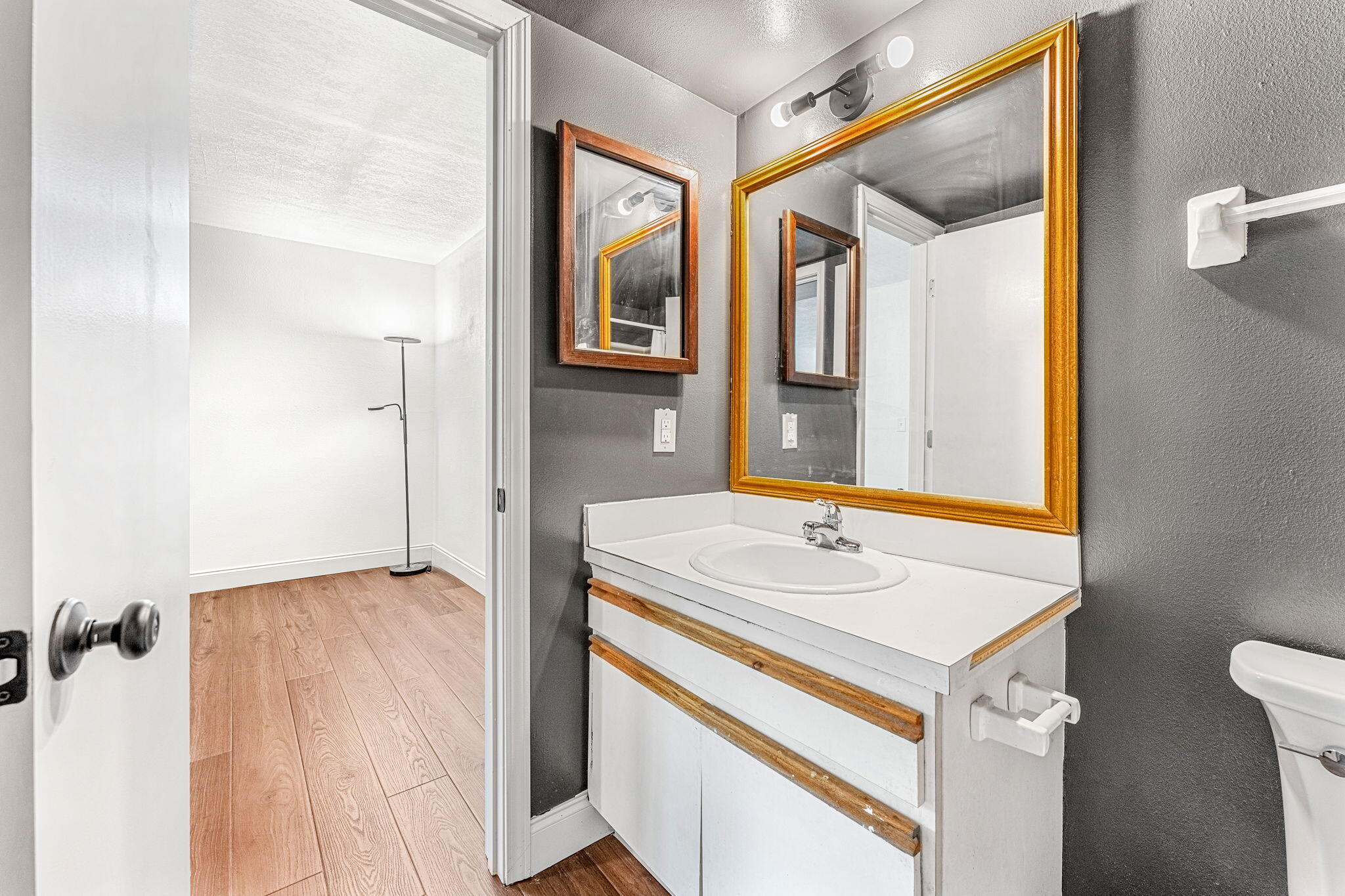 1480 Roosevelt Avenue, 104
