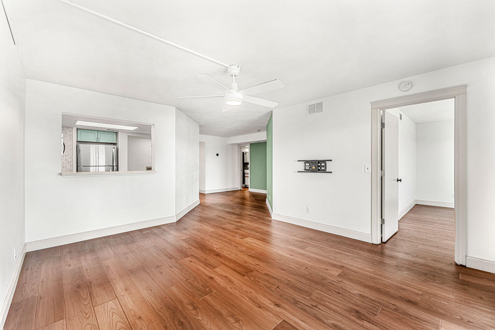 1480 Roosevelt Avenue, 104