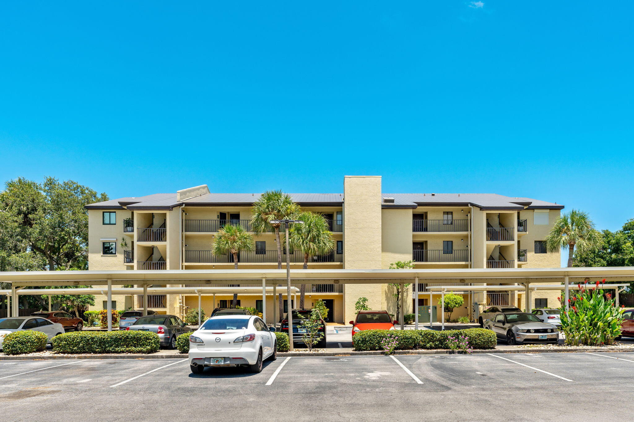 1480 Roosevelt Avenue, 104