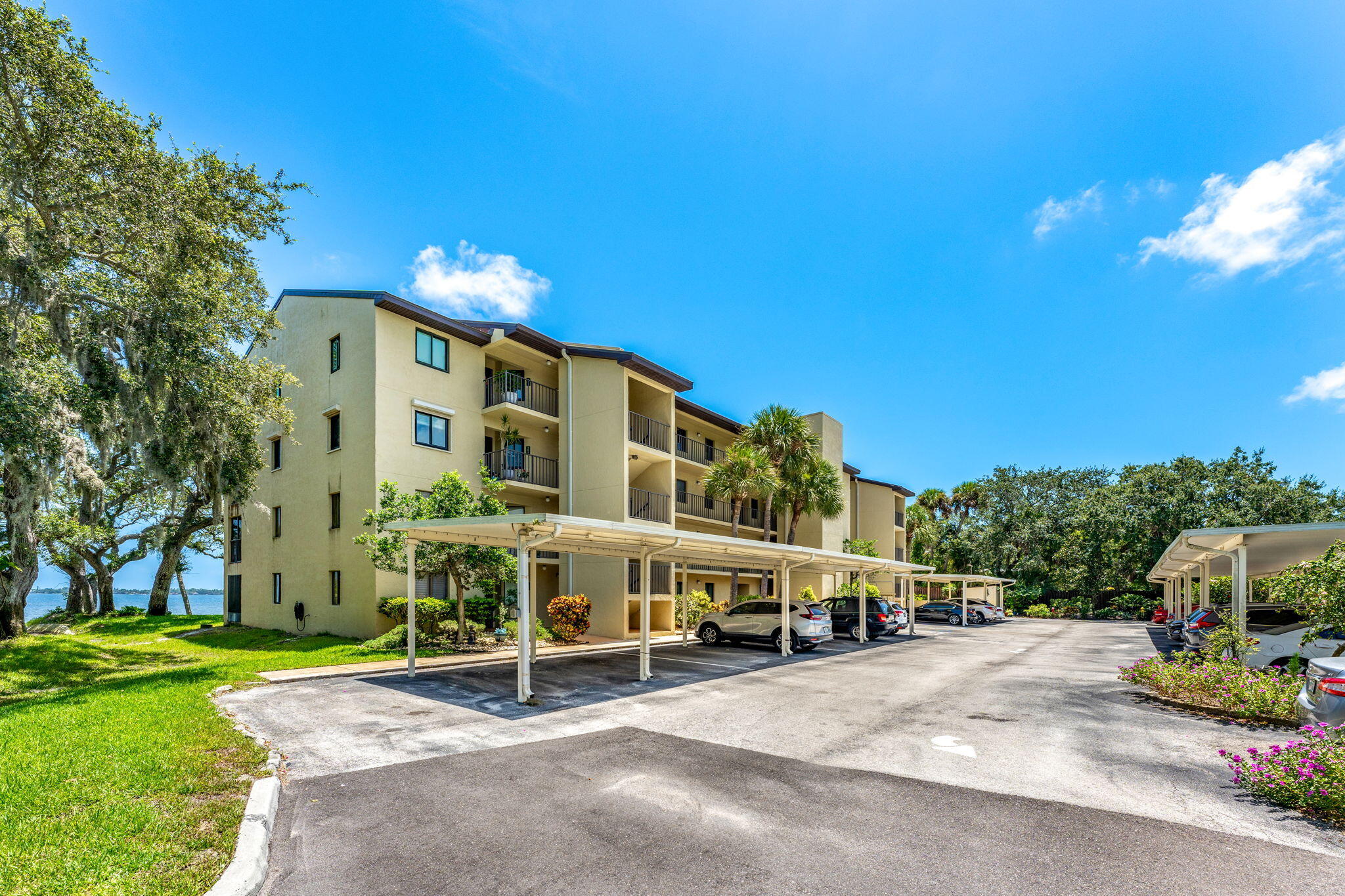 1480 Roosevelt Avenue, 104