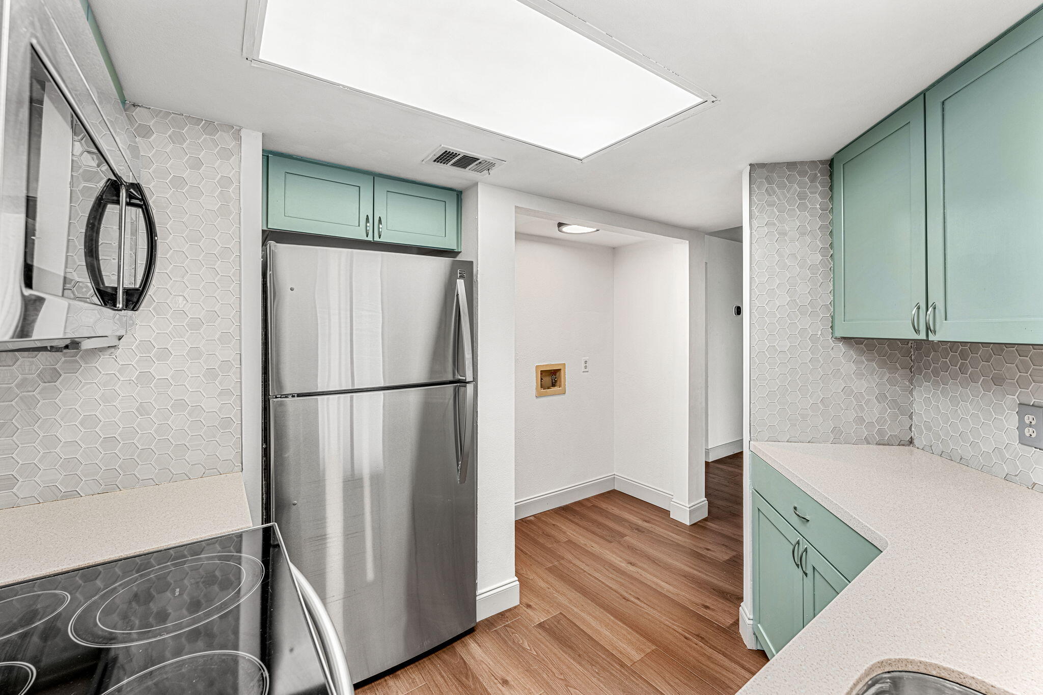 1480 Roosevelt Avenue, 104