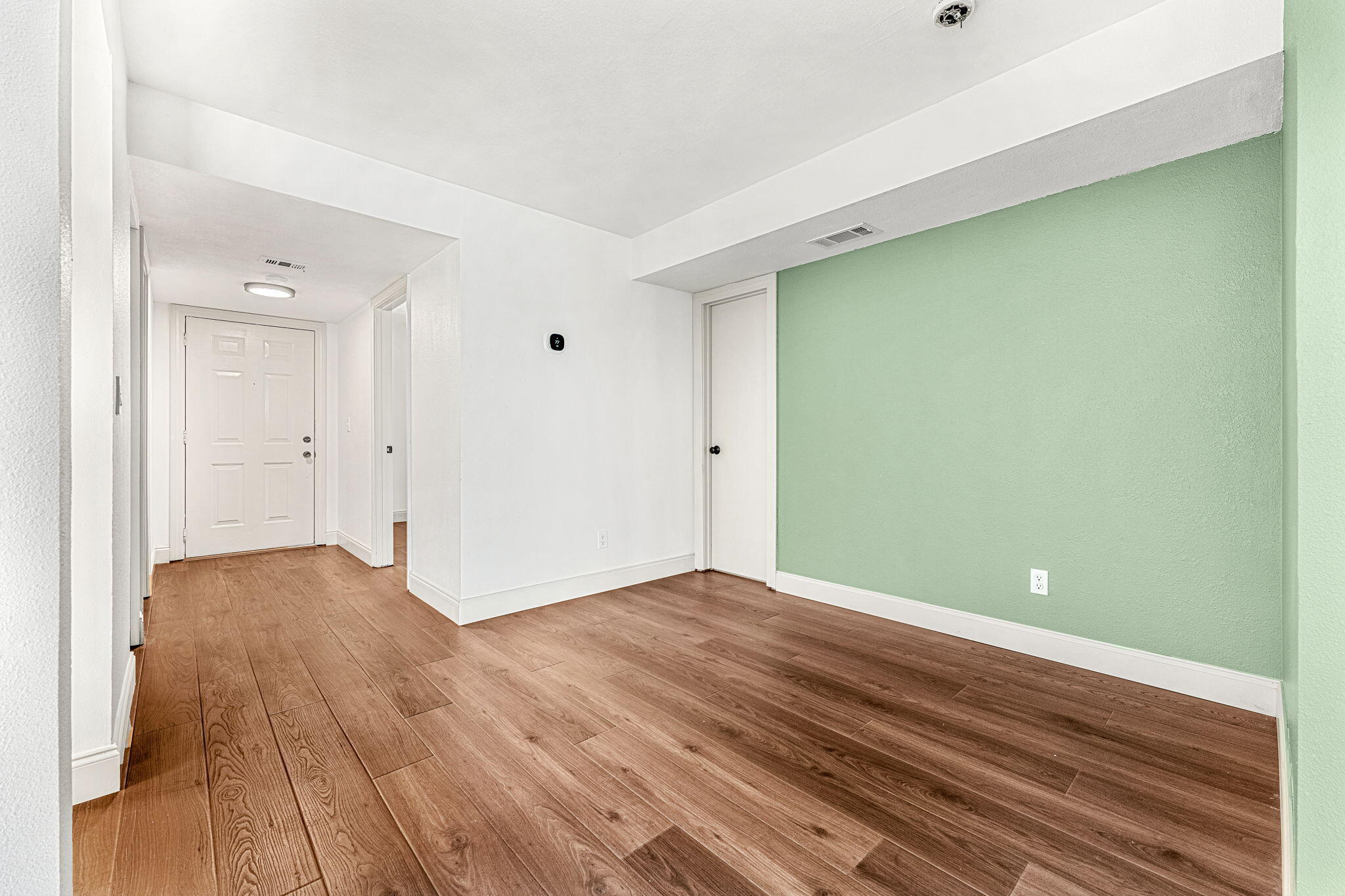 1480 Roosevelt Avenue, 104