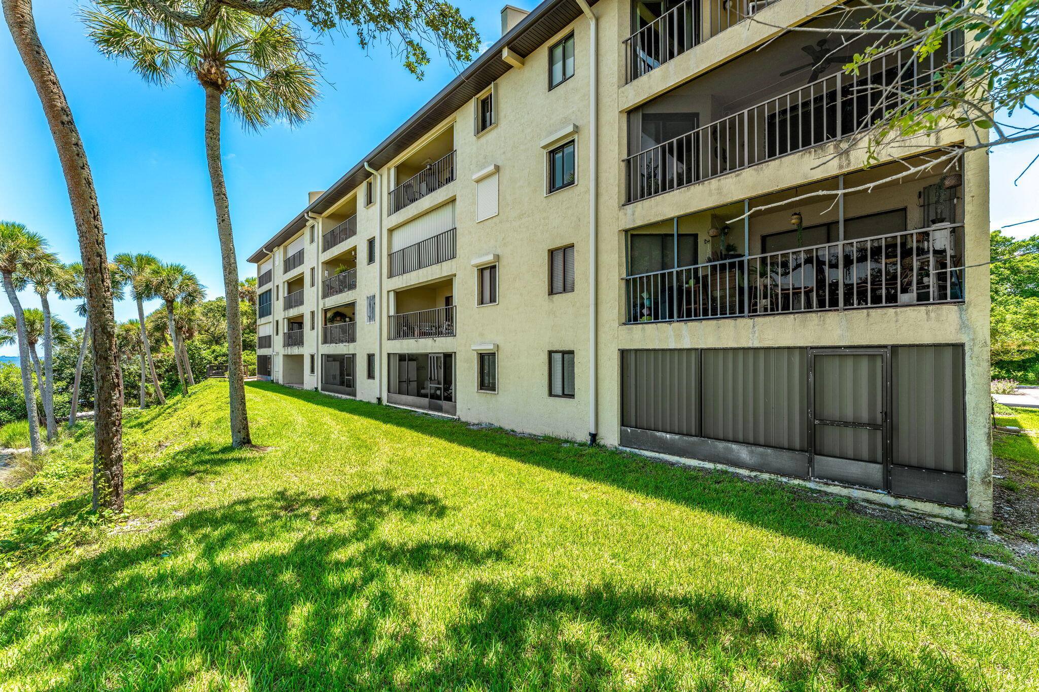 1480 Roosevelt Avenue, 104
