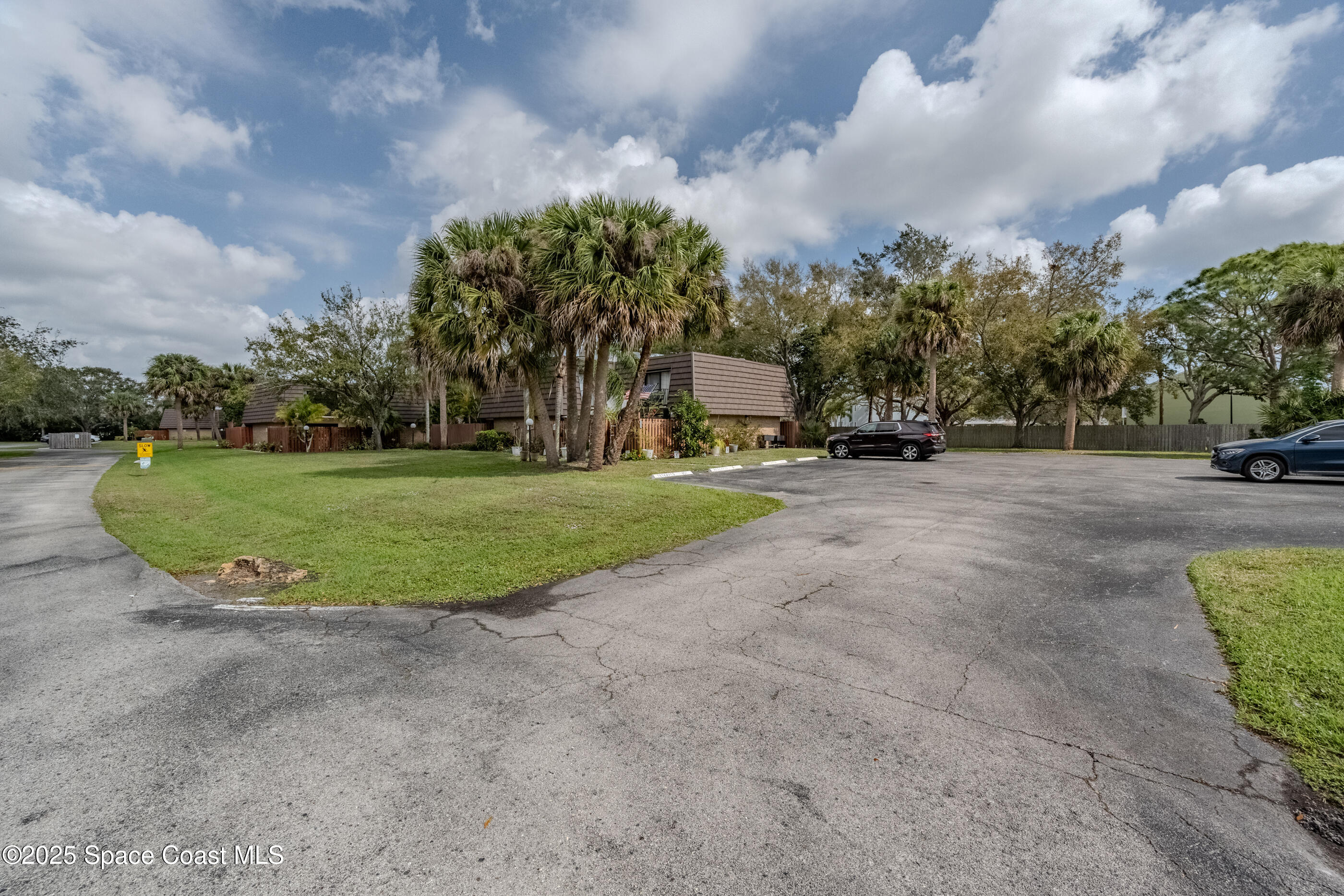 3515 Vista Oaks Circle NE