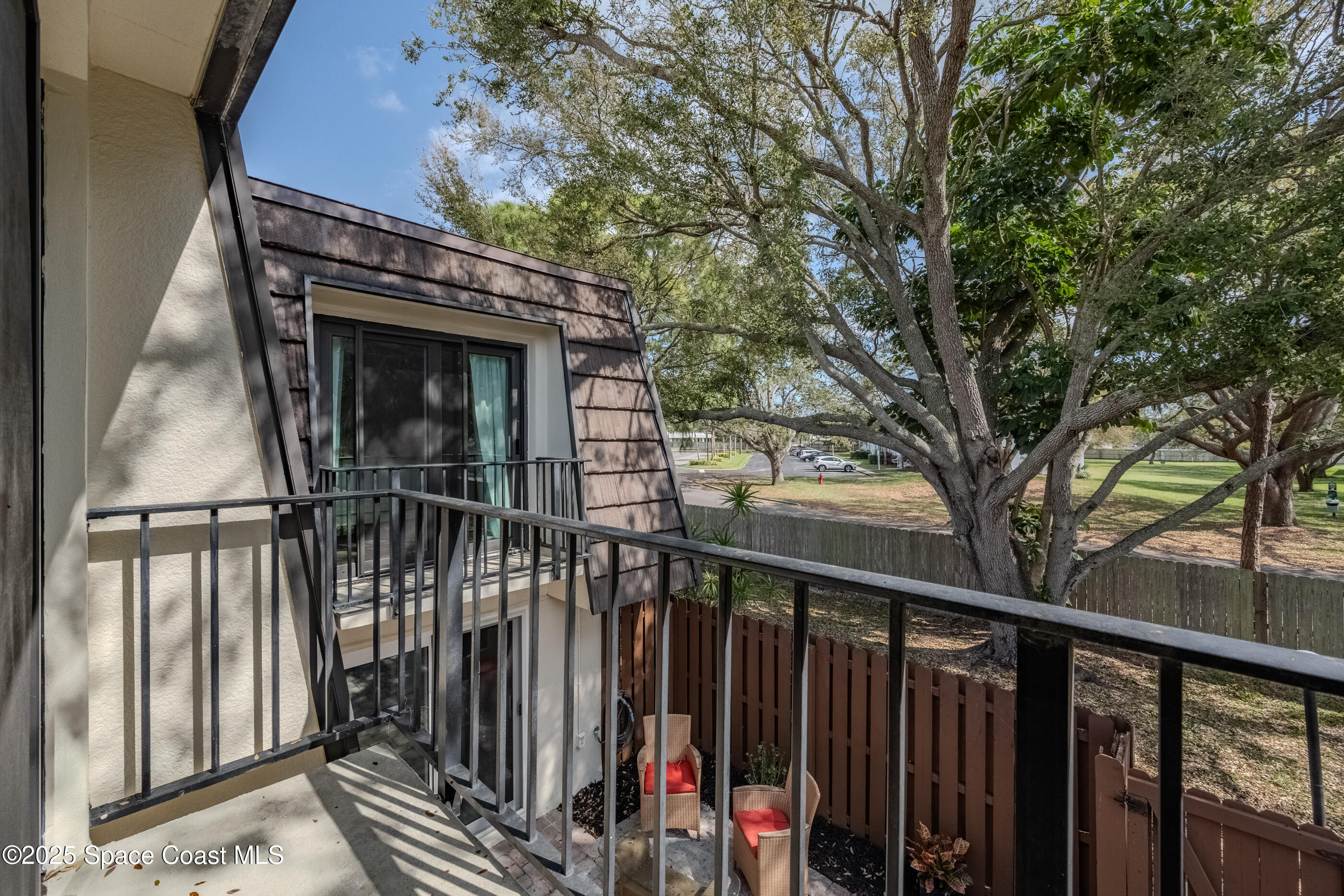 3515 Vista Oaks Circle NE