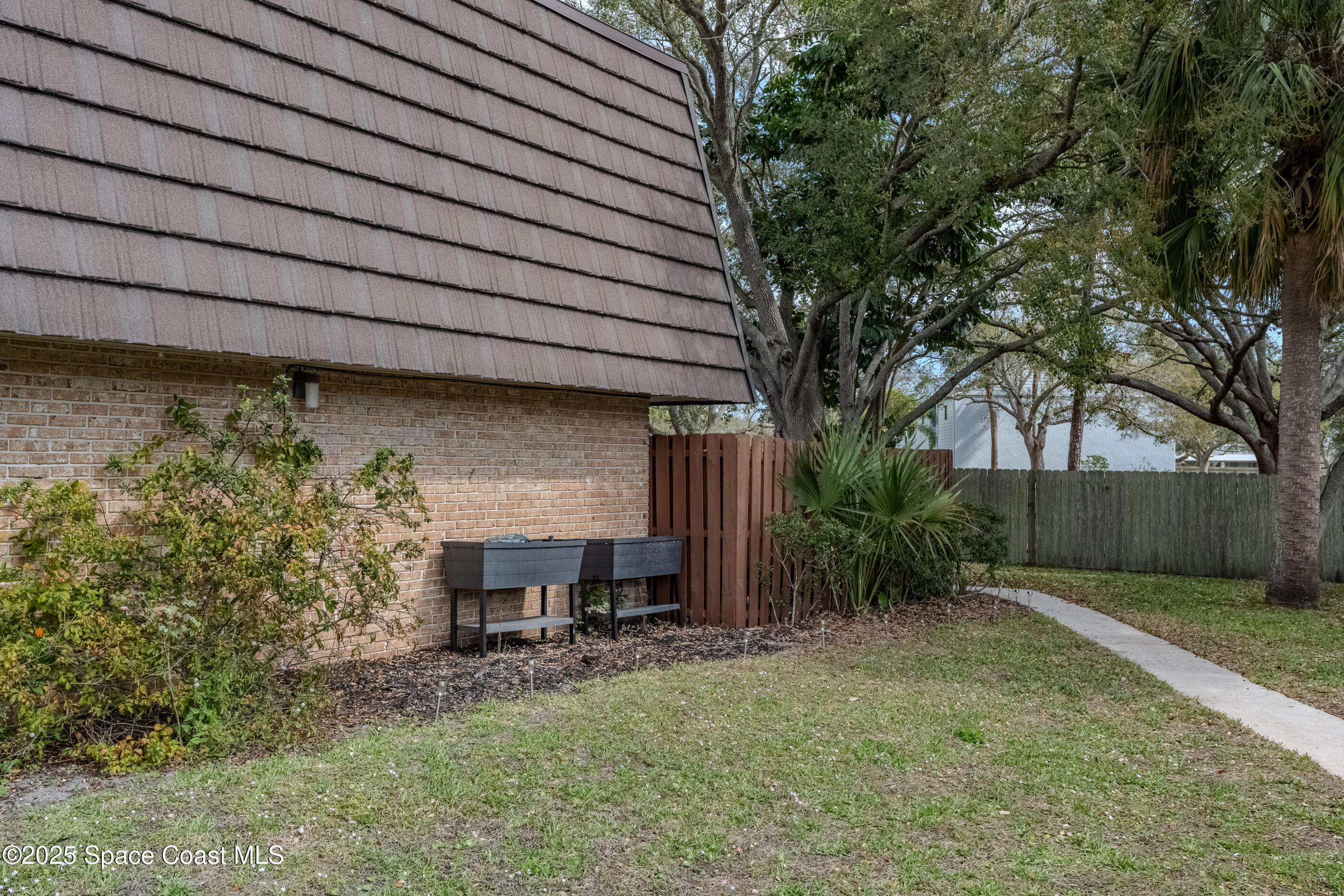 3515 Vista Oaks Circle NE